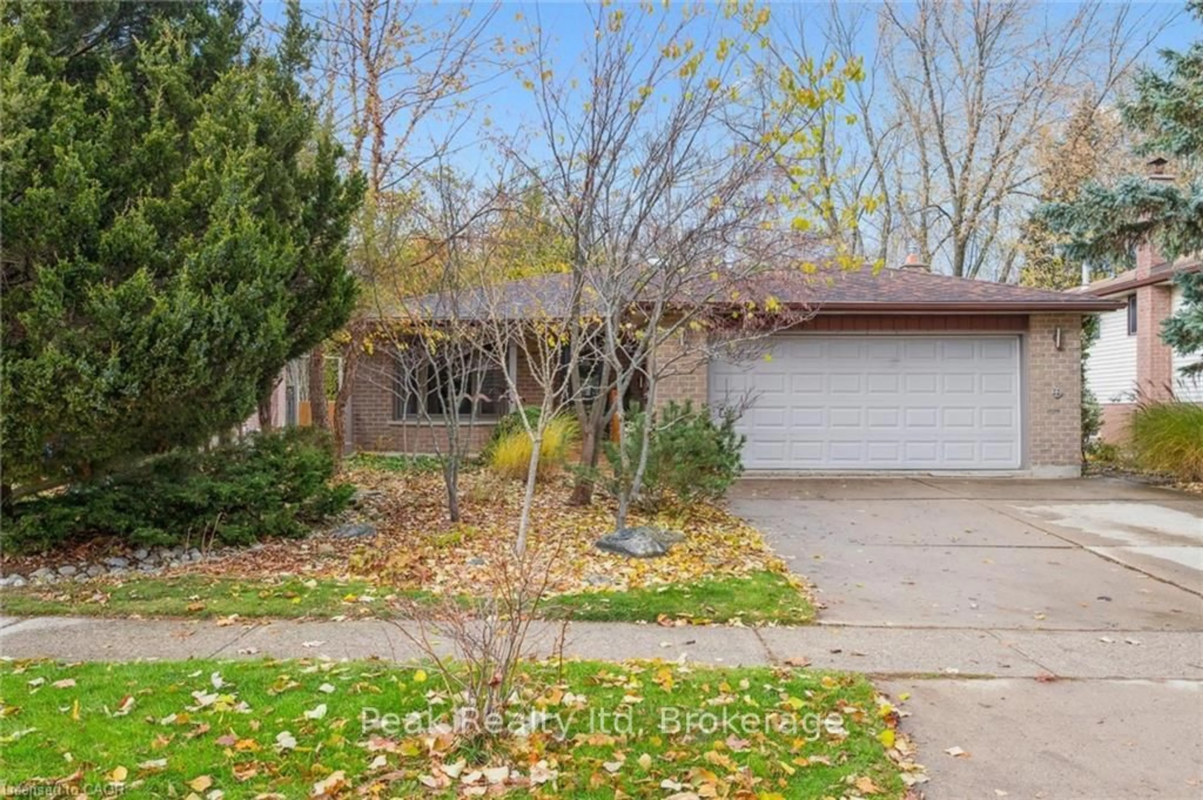 Unknown for 9 Smart St, Guelph Ontario N1G 4L4