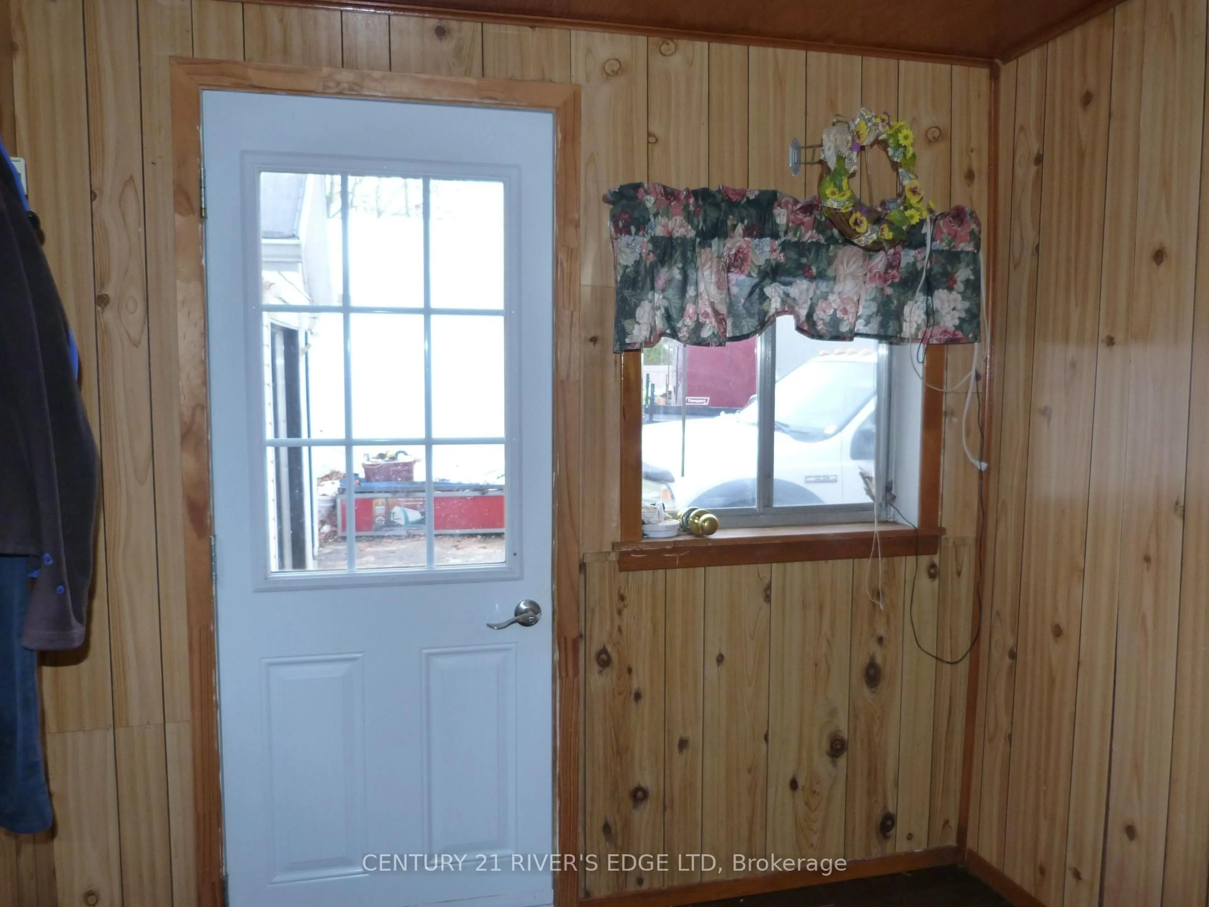 Indoor entryway for 24 Brouse Dr, South Dundas Ontario K0E 1K0