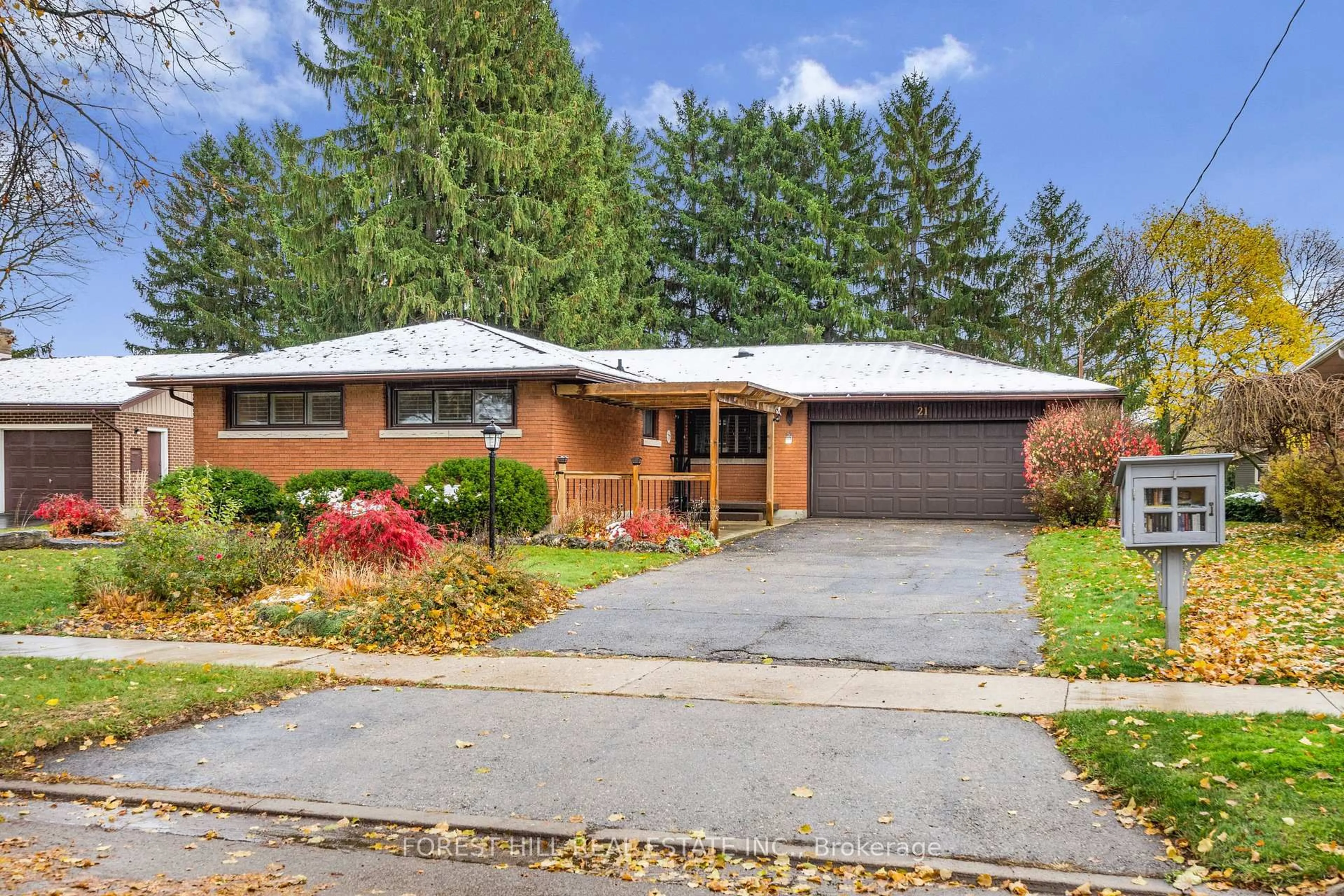 Home with brick exterior material, street for 21 Cyprus Dr, Kitchener Ontario N2M 4R4