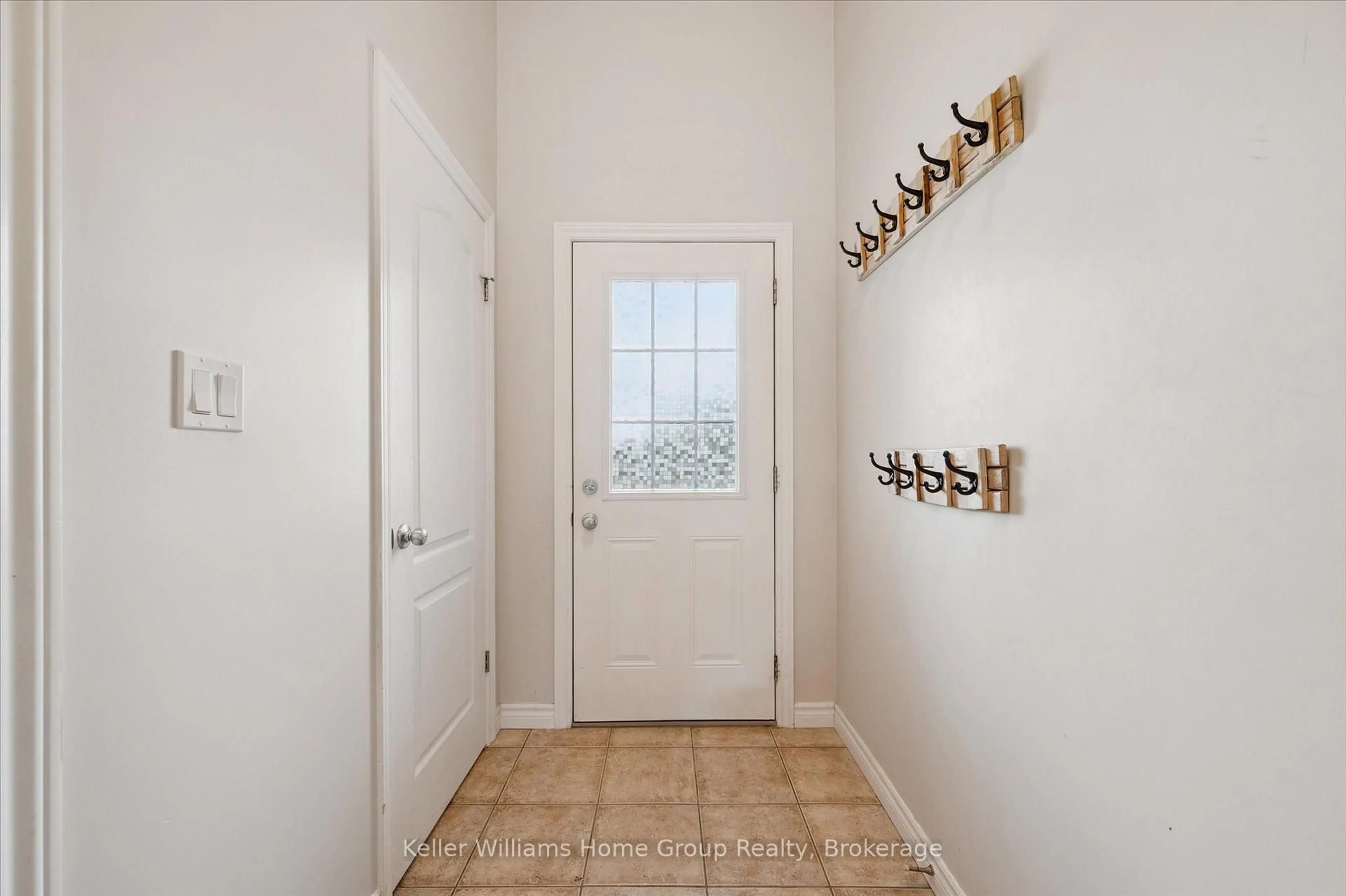 Indoor entryway for 120 Creighton Ave, Guelph Ontario N1E 0H8