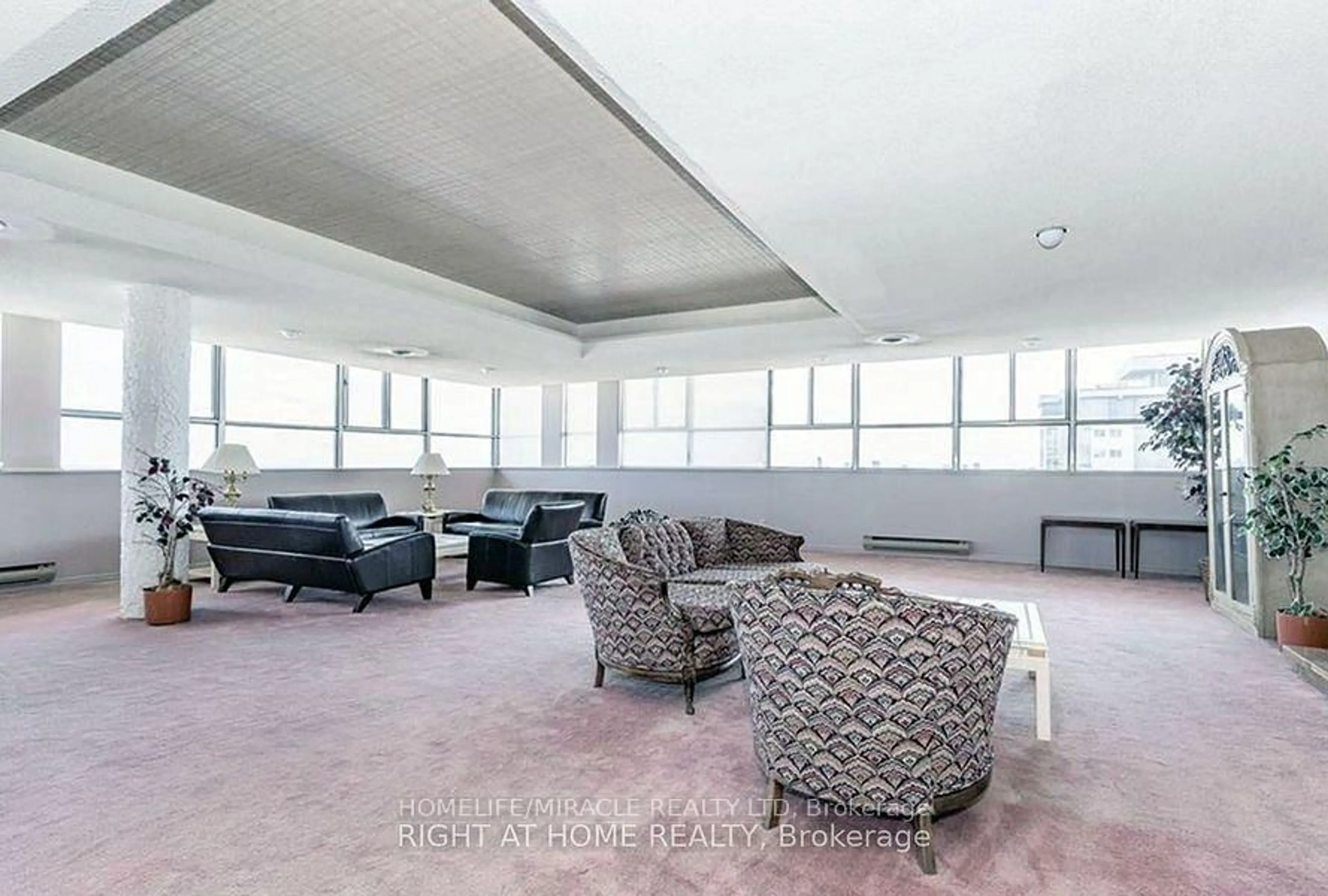 Unknown for 375 King St #903, Waterloo Ontario N2J 4L6