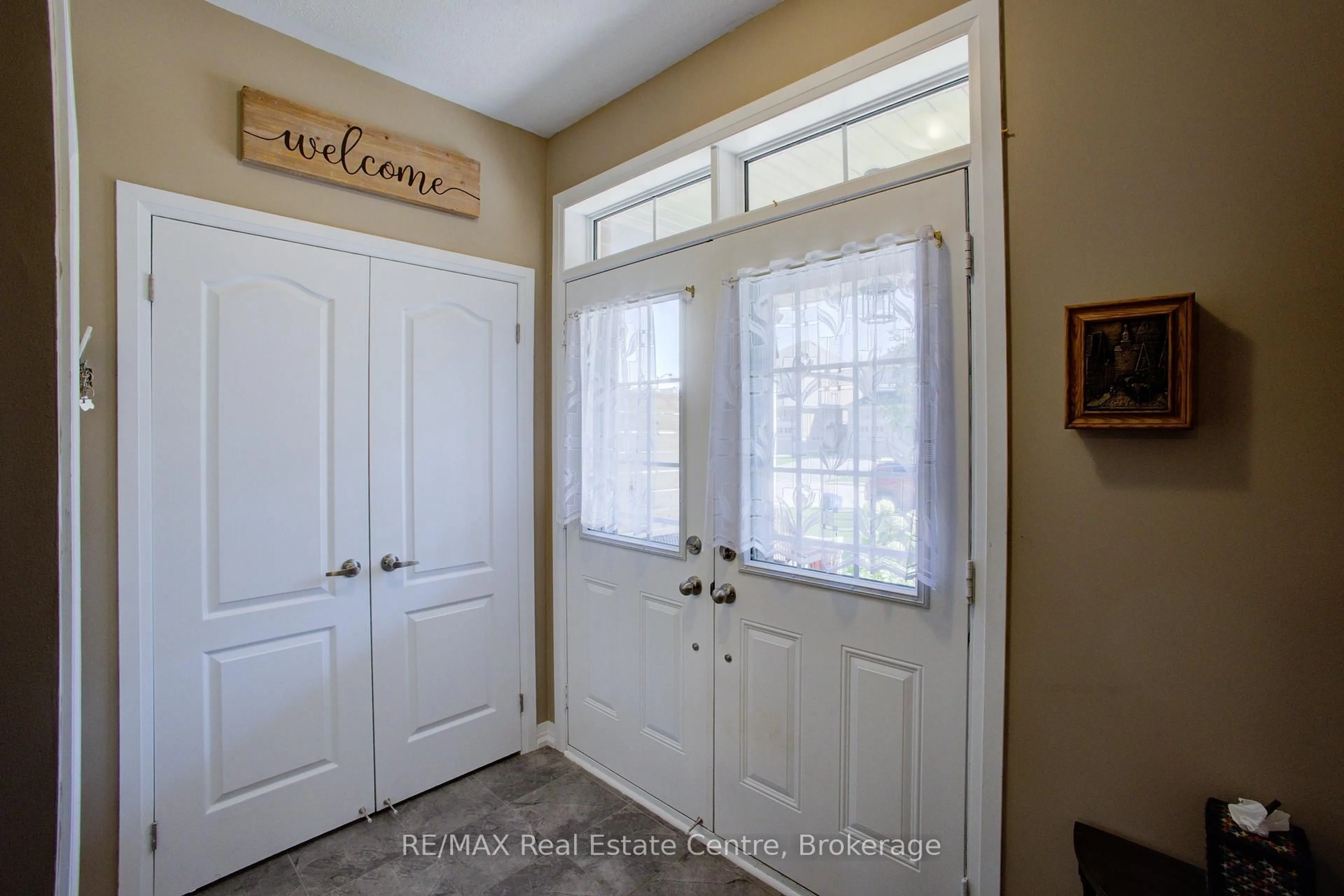 Indoor entryway for 42 Jenkins St, East Luther Grand Valley Ontario L9W 7R3