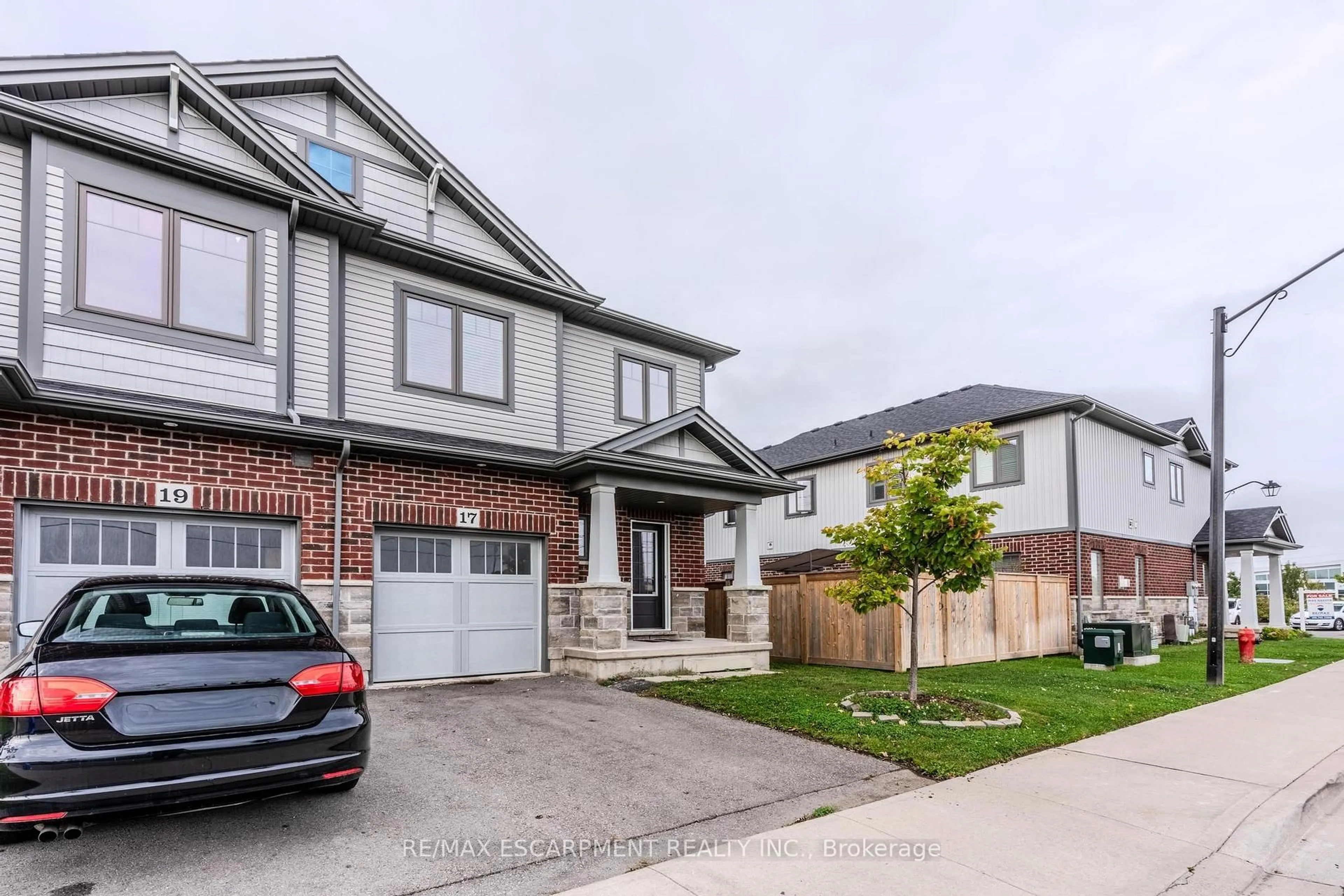 Home with brick exterior material, street for 17 Severino Circ, West Lincoln Ontario L0R 2A0