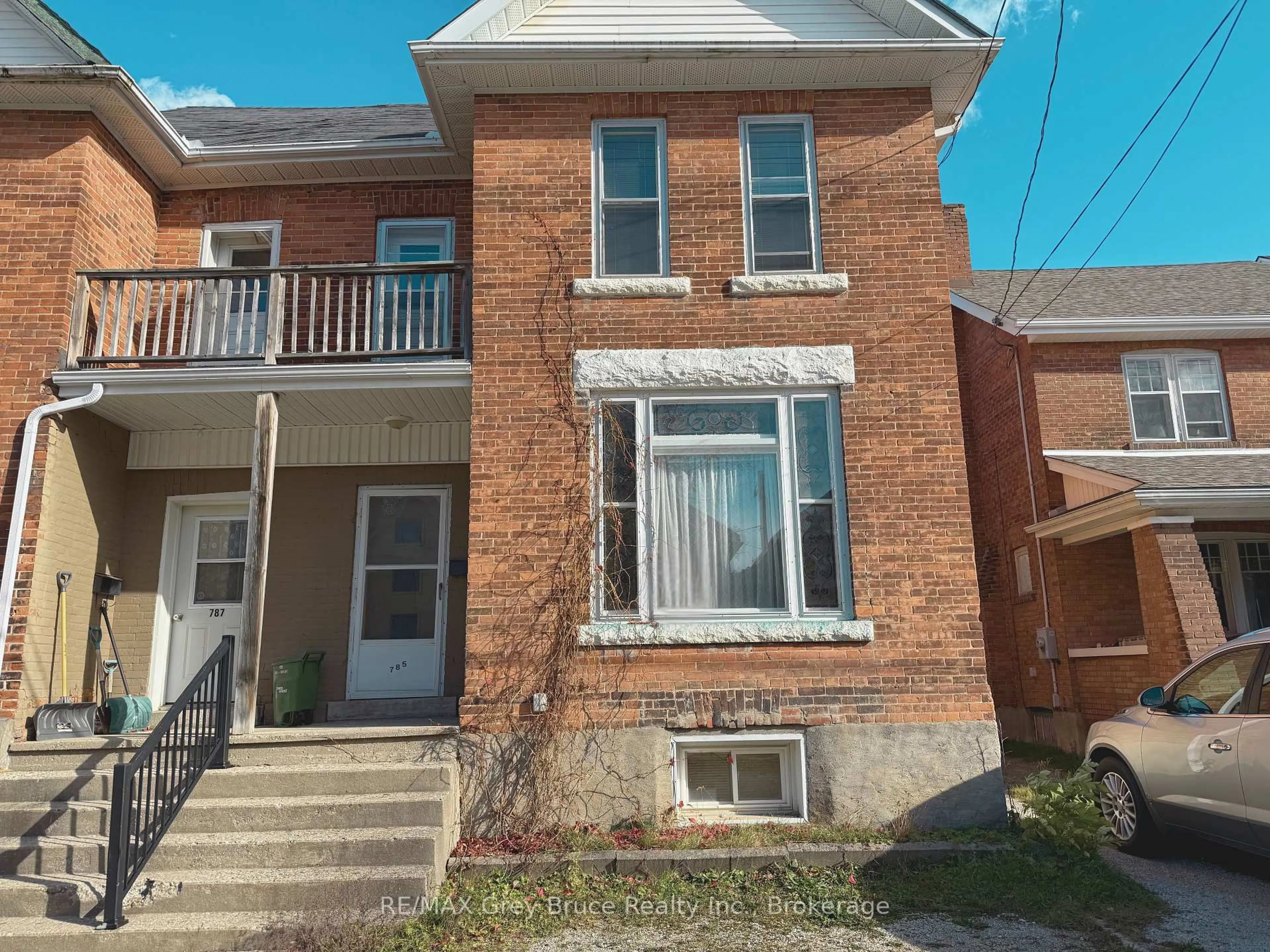 Home with brick exterior material, street for 785 4th Ave, Owen Sound Ontario N4K 2N5