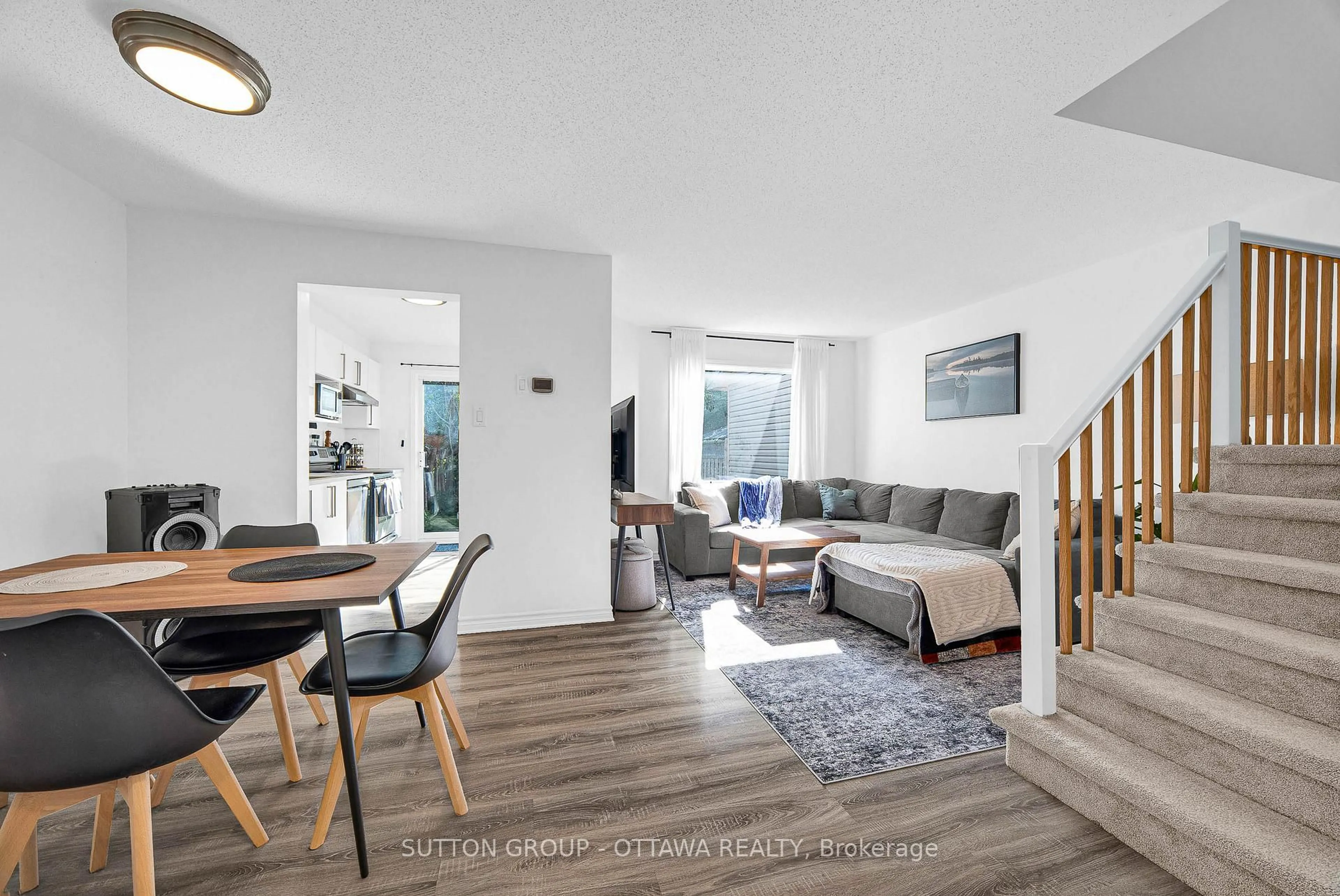 Living room with furniture, unknown for 313 Stoneway Dr, Ottawa Ontario K2G 6E7