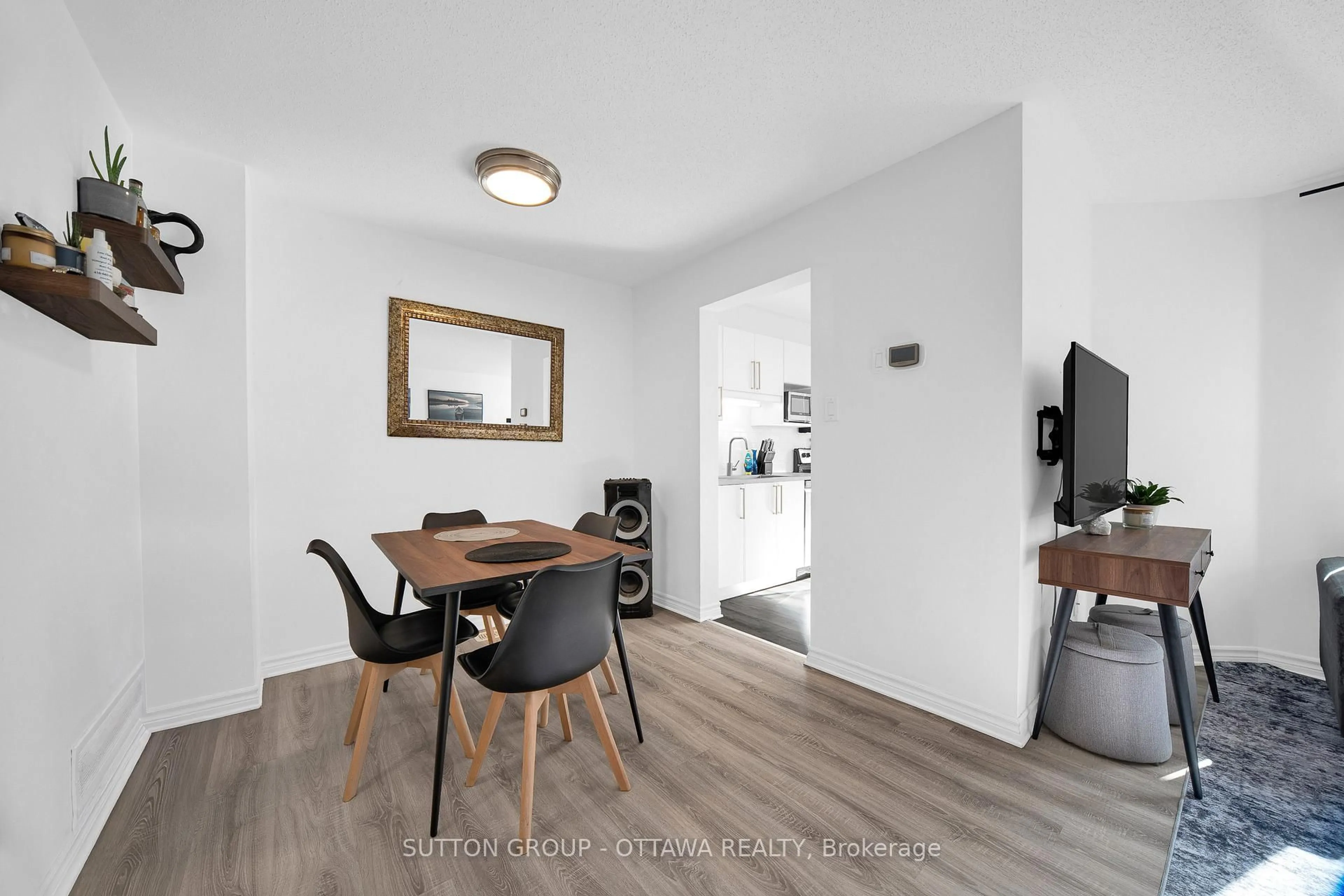 A pic of a room for 313 Stoneway Dr, Ottawa Ontario K2G 6E7