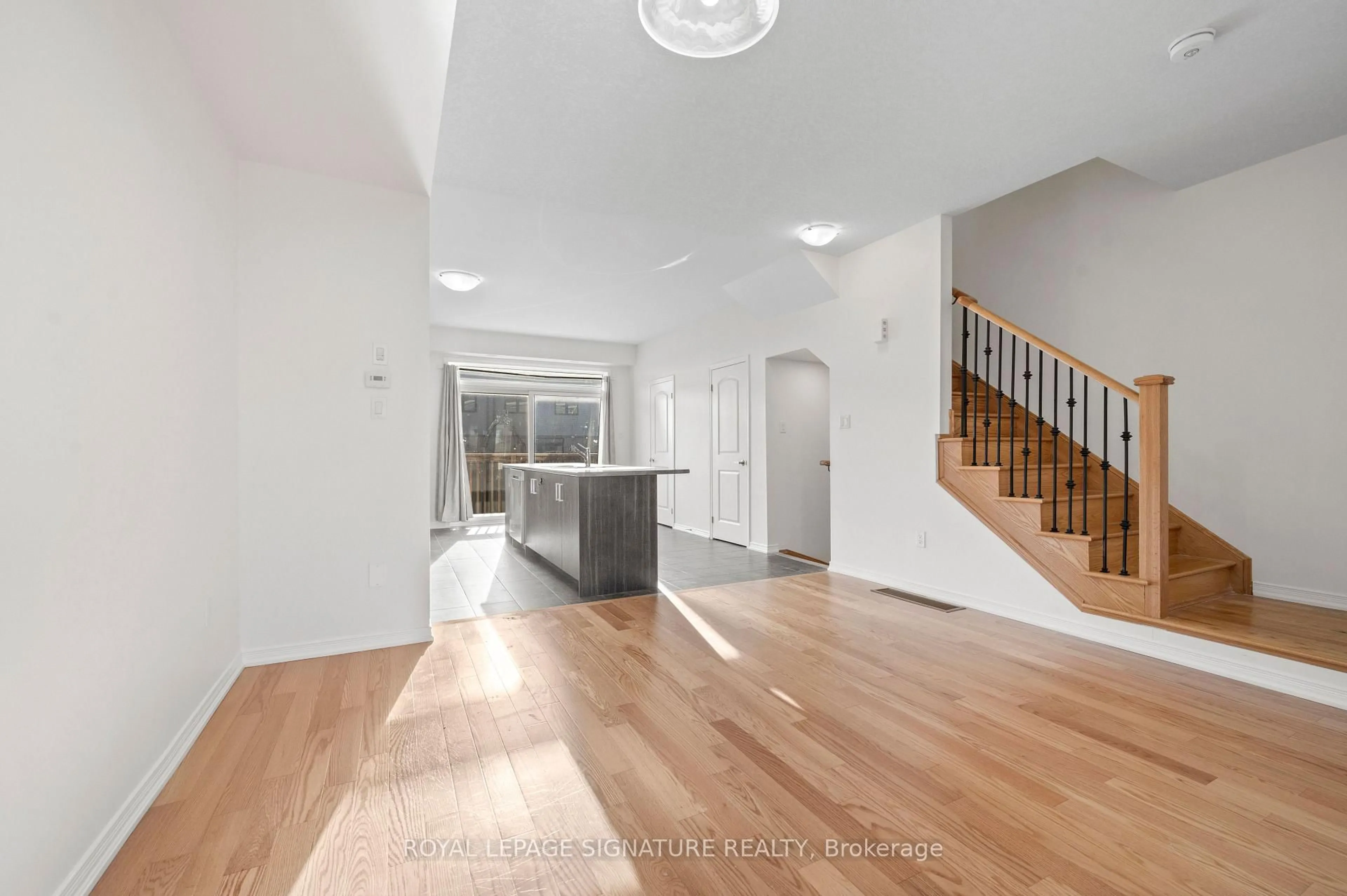 Indoor entryway for 81 Holder Dr, Brantford Ontario N3T 0W8