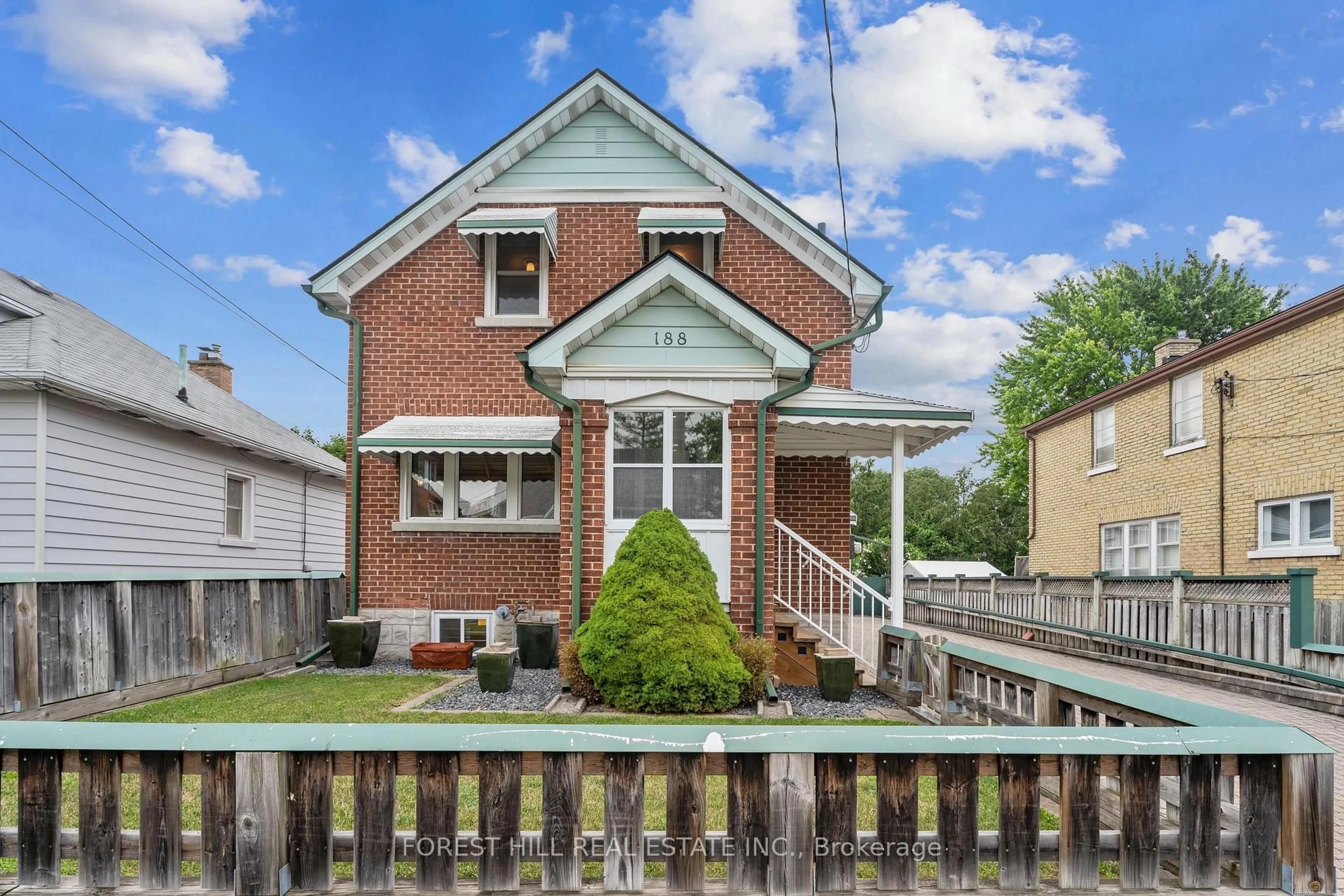 Home with brick exterior material, street for 188 Wentworth Ave, Kitchener Ontario N2M 3S4