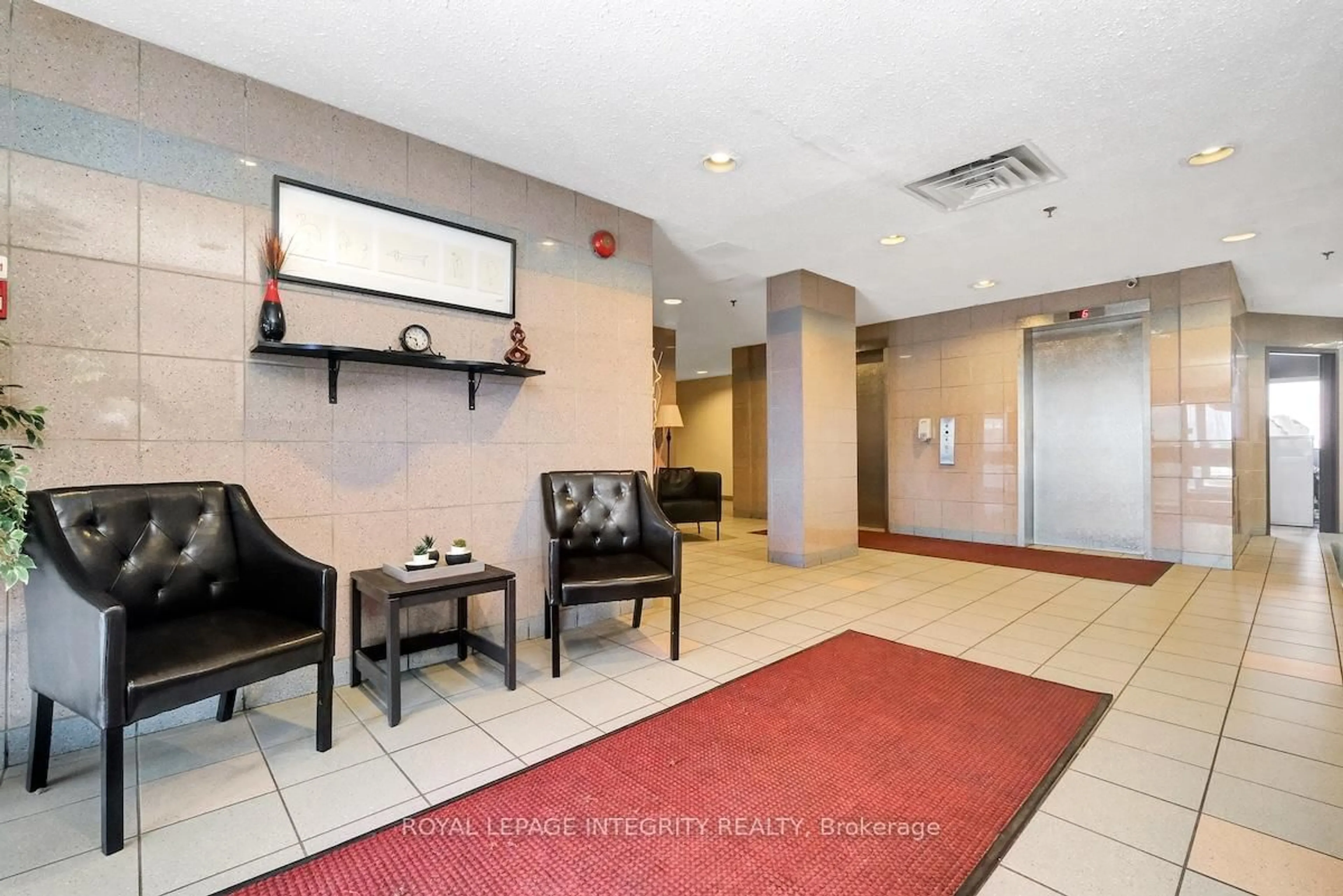 Lobby for 2019 Bank St #107, Ottawa Ontario K1V 0N1