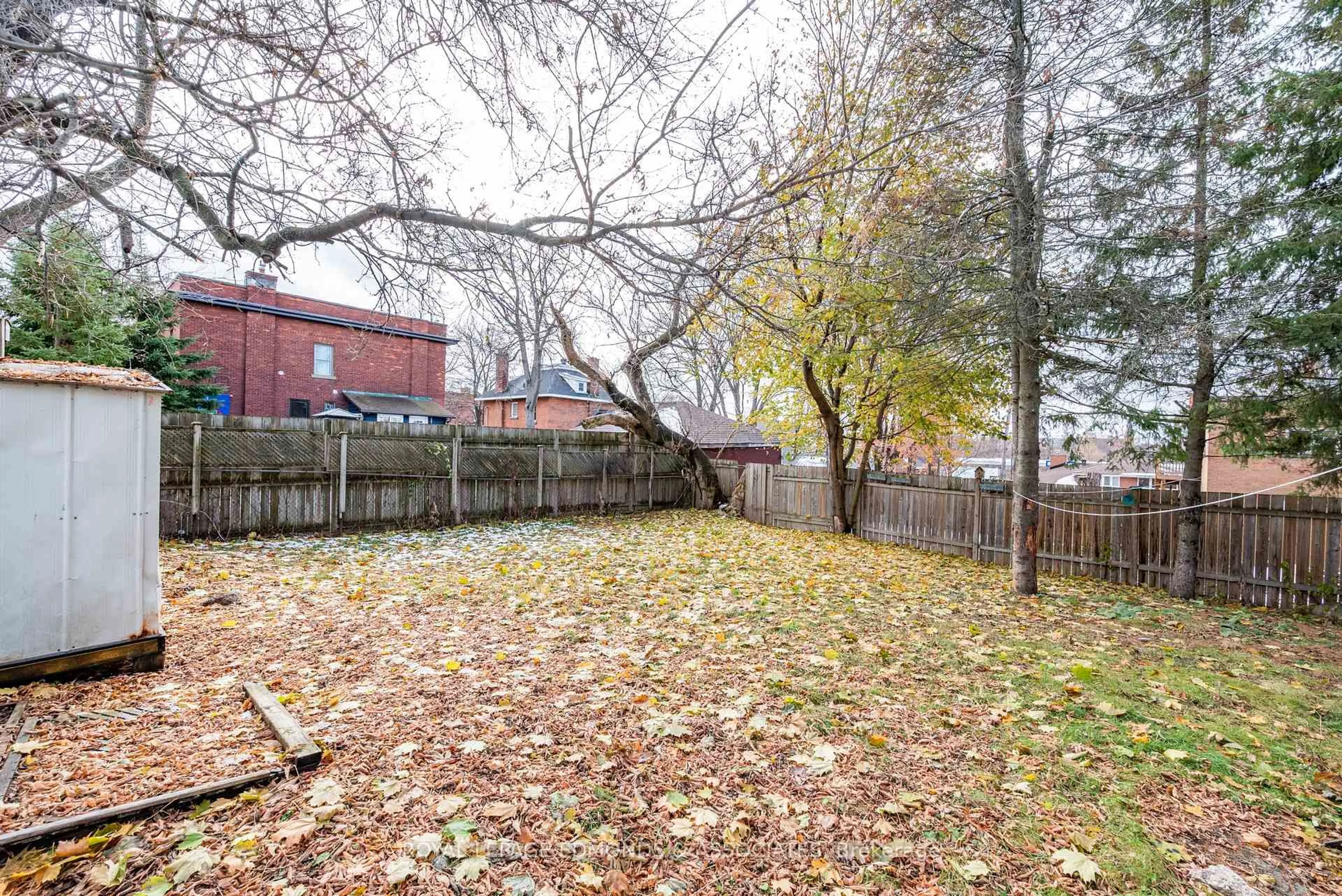 Patio, street for 198 Mcallister St, Pembroke Ontario K8A 3G2