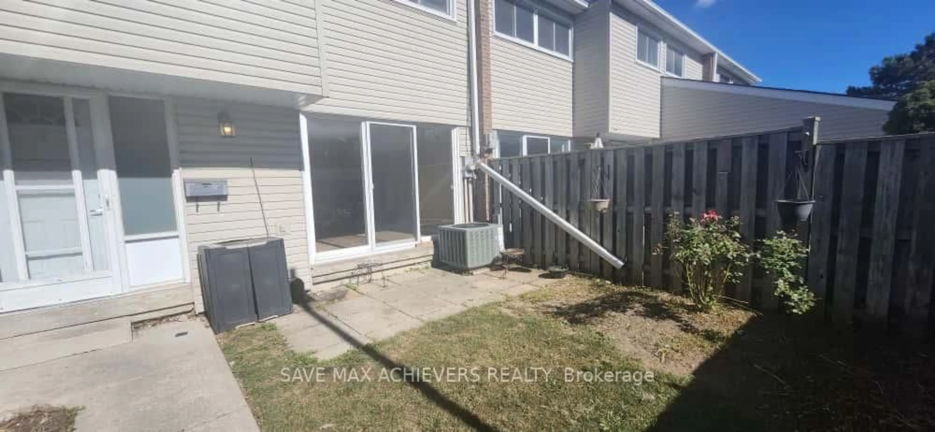 Patio, street for 590 Millbank Dr #10, London South Ontario N6E 2H2