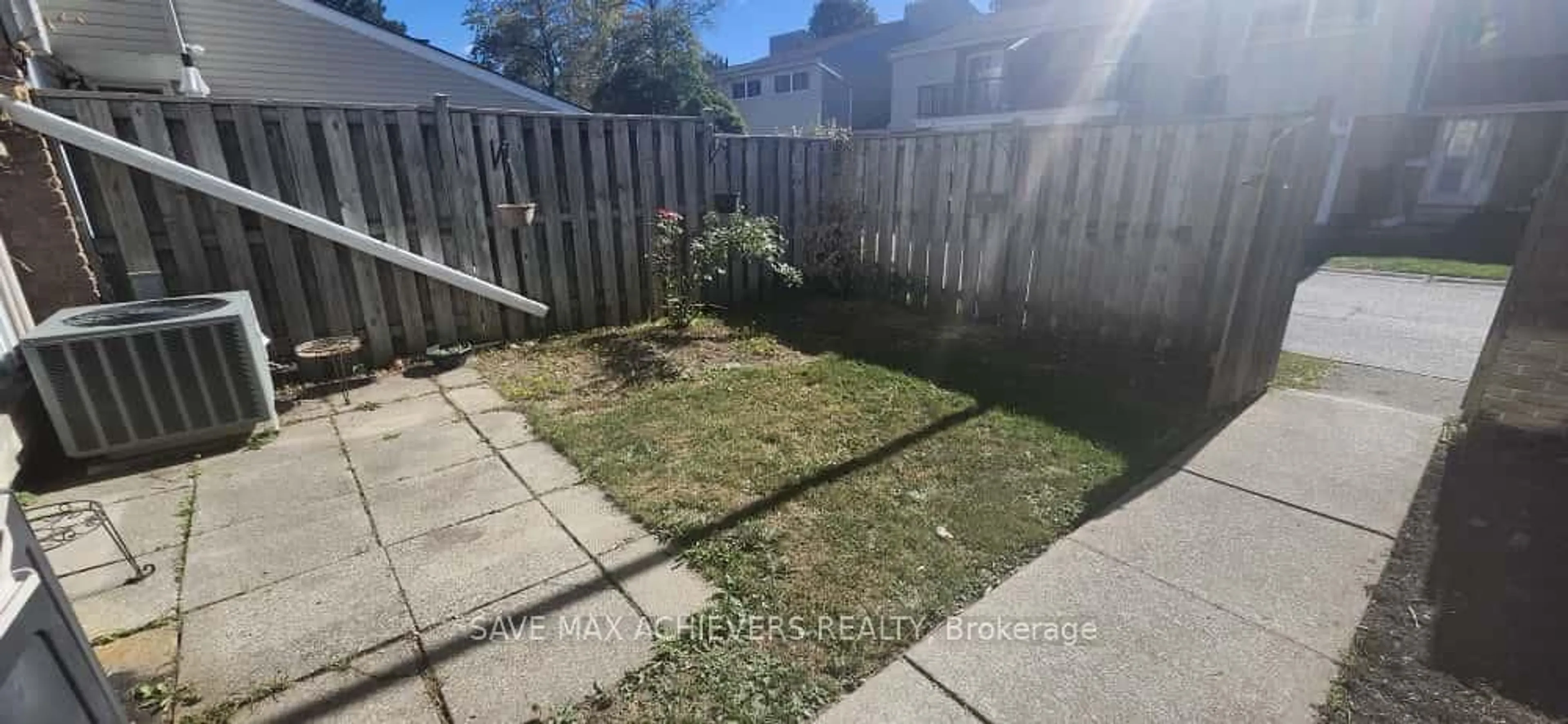 Patio, street for 590 Millbank Dr #10, London South Ontario N6E 2H2