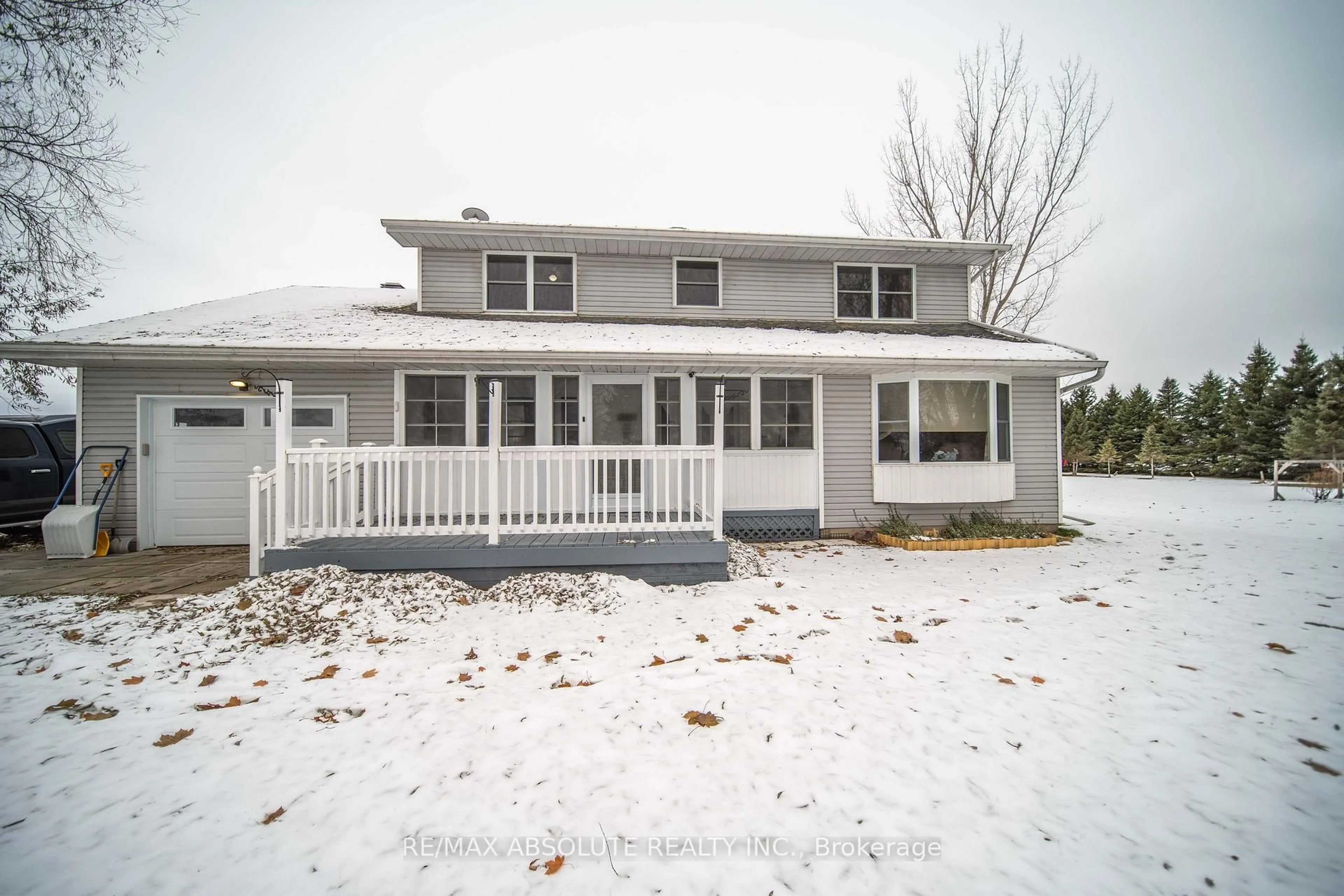 Home with vinyl exterior material, unknown for 2020 Concession Rd 7 Rd, The Nation Ontario K0B 1N0