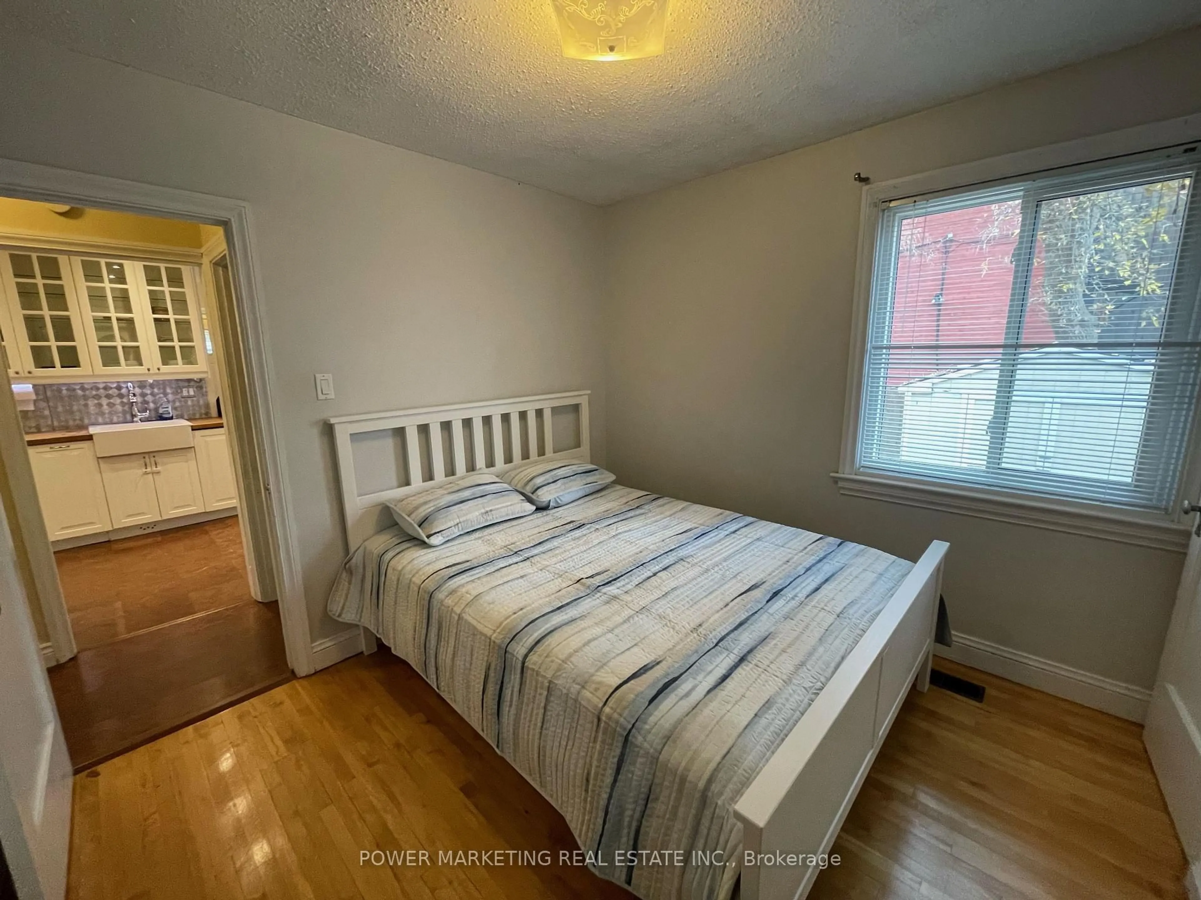 A pic of a room for 21 PERKINS St, Ottawa Ontario K1R 7G4