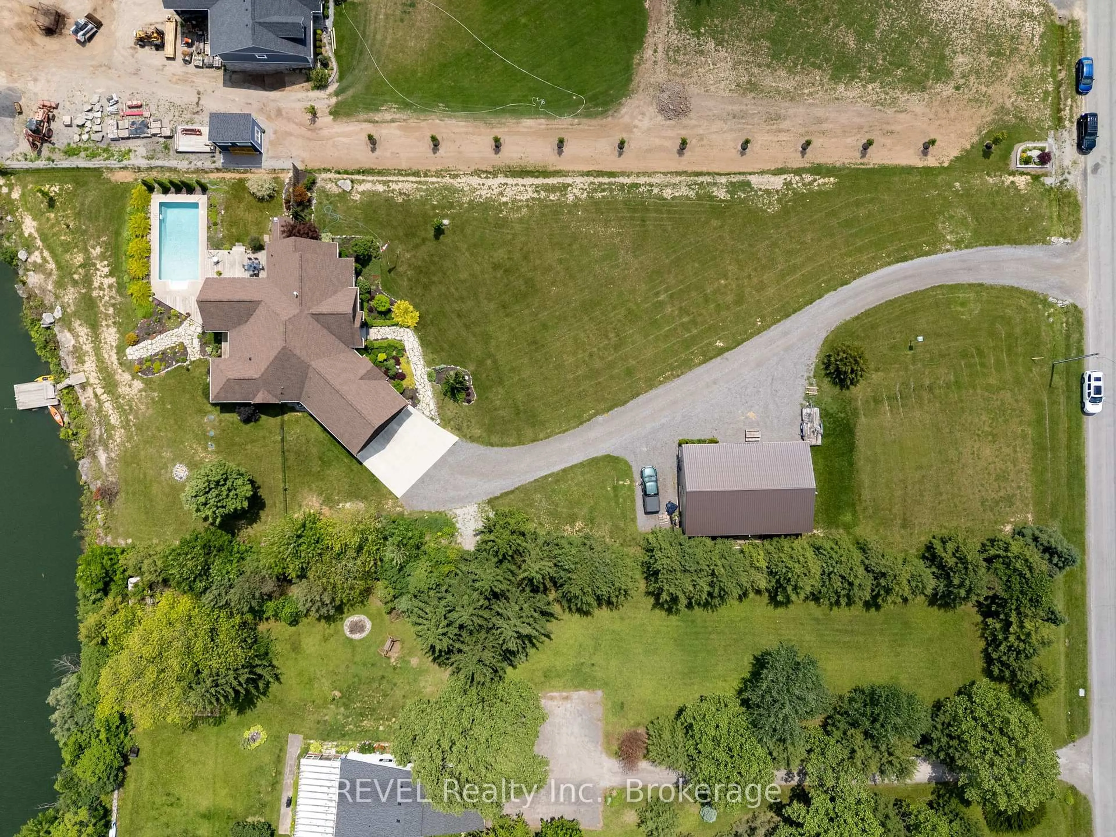 A pic from outside/outdoor area/front of a property/back of a property/a pic from drone, street for 10149 Cement Rd, Wainfleet Ontario L3K 5V4