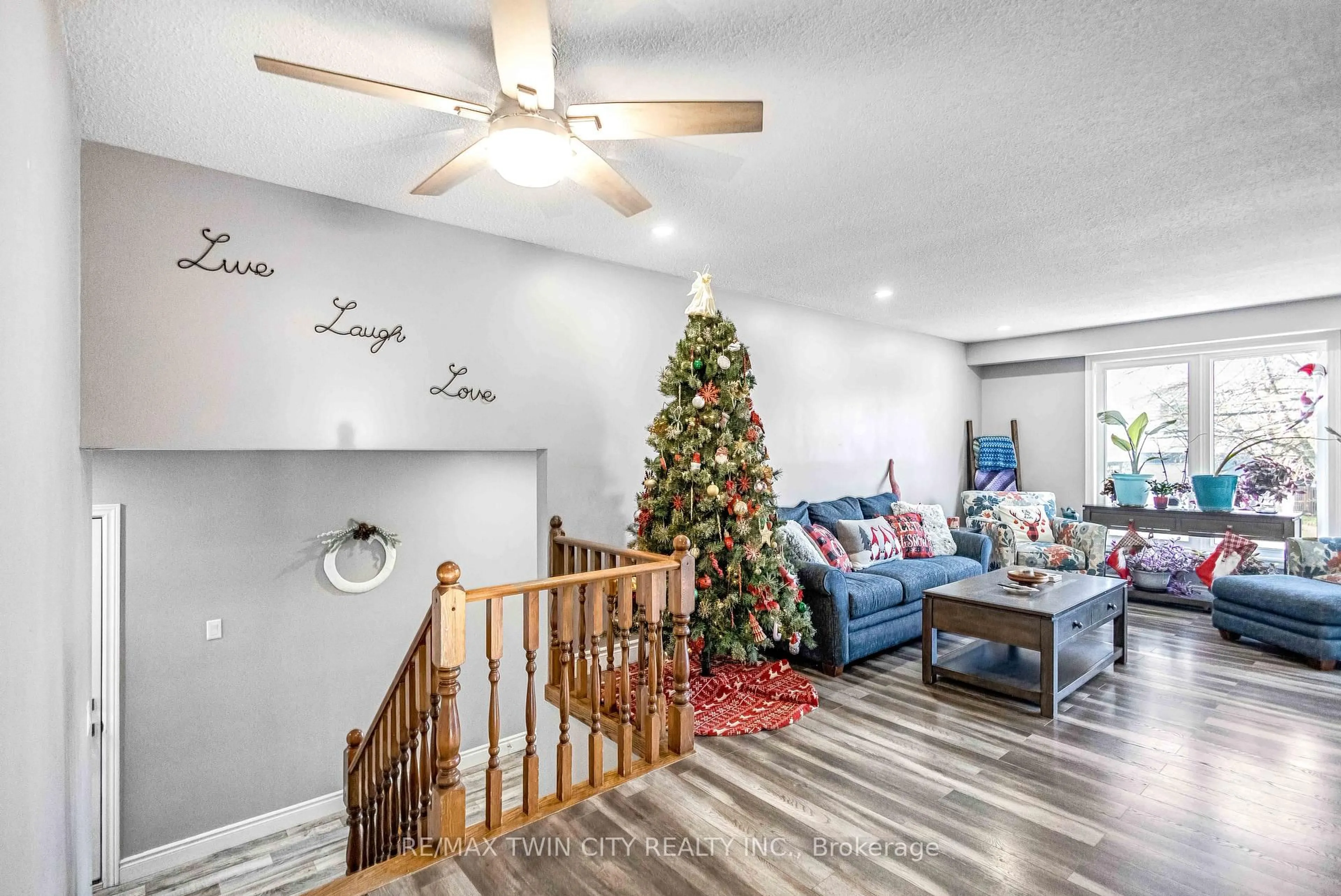 Unknown for 36 Valerie Crt, Cambridge Ontario N3C 3H4