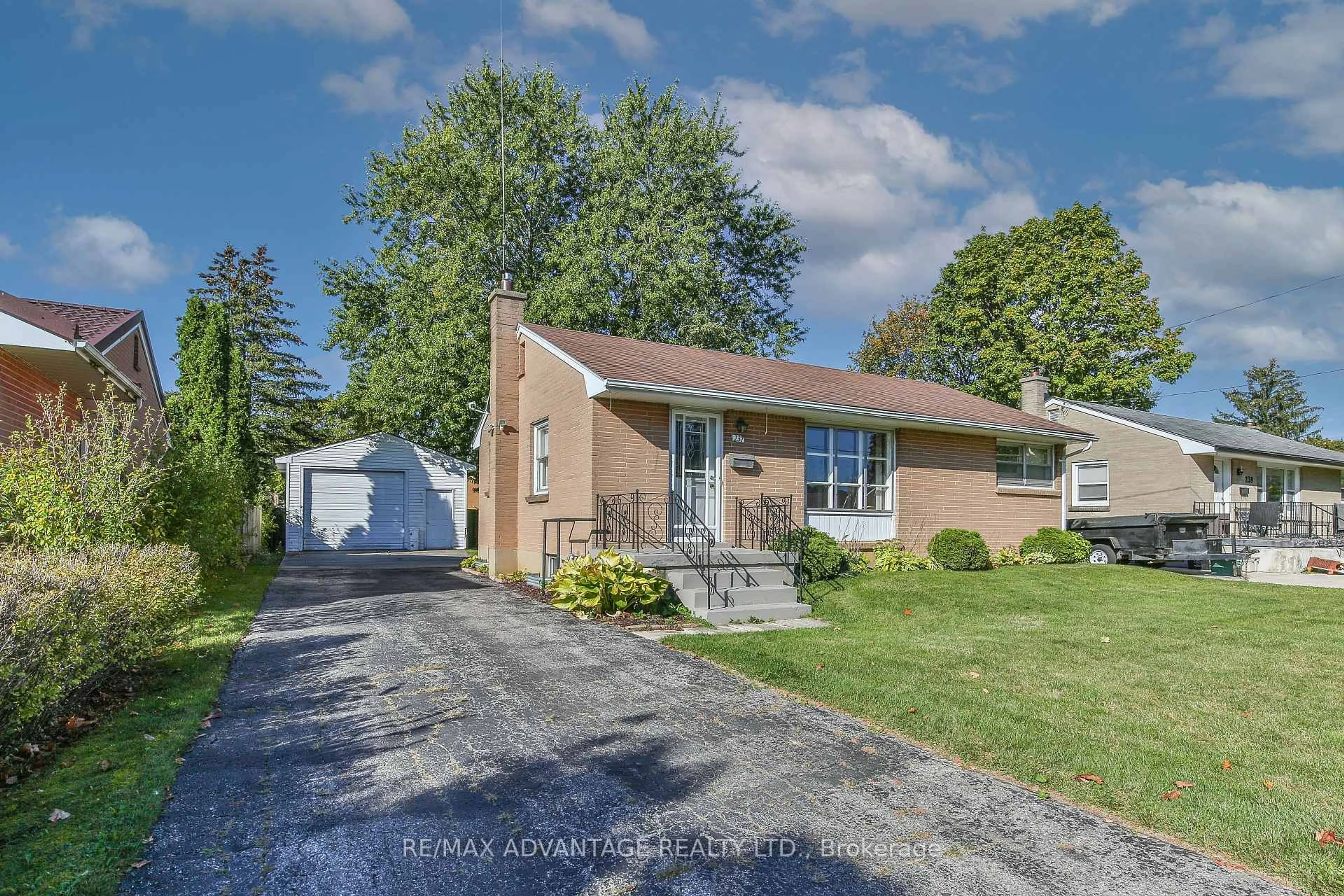 Unknown for 237 Rainbow Ave, London East Ontario N5W 4V9