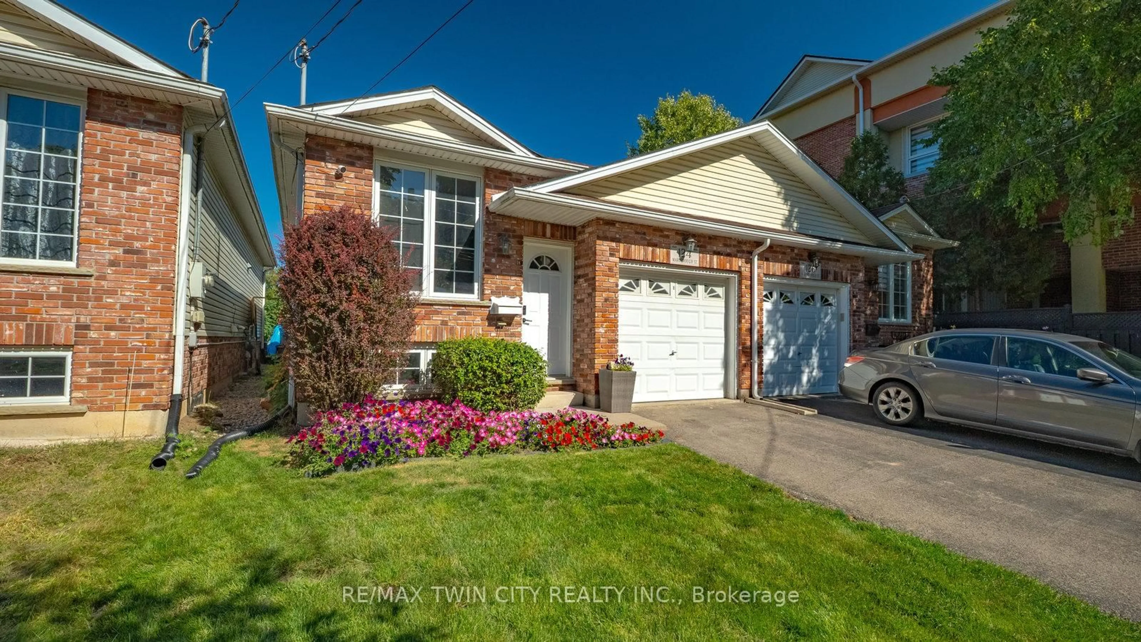 Home with brick exterior material, street for 124 Marlborough St, Brantford Ontario N3S 7Y2