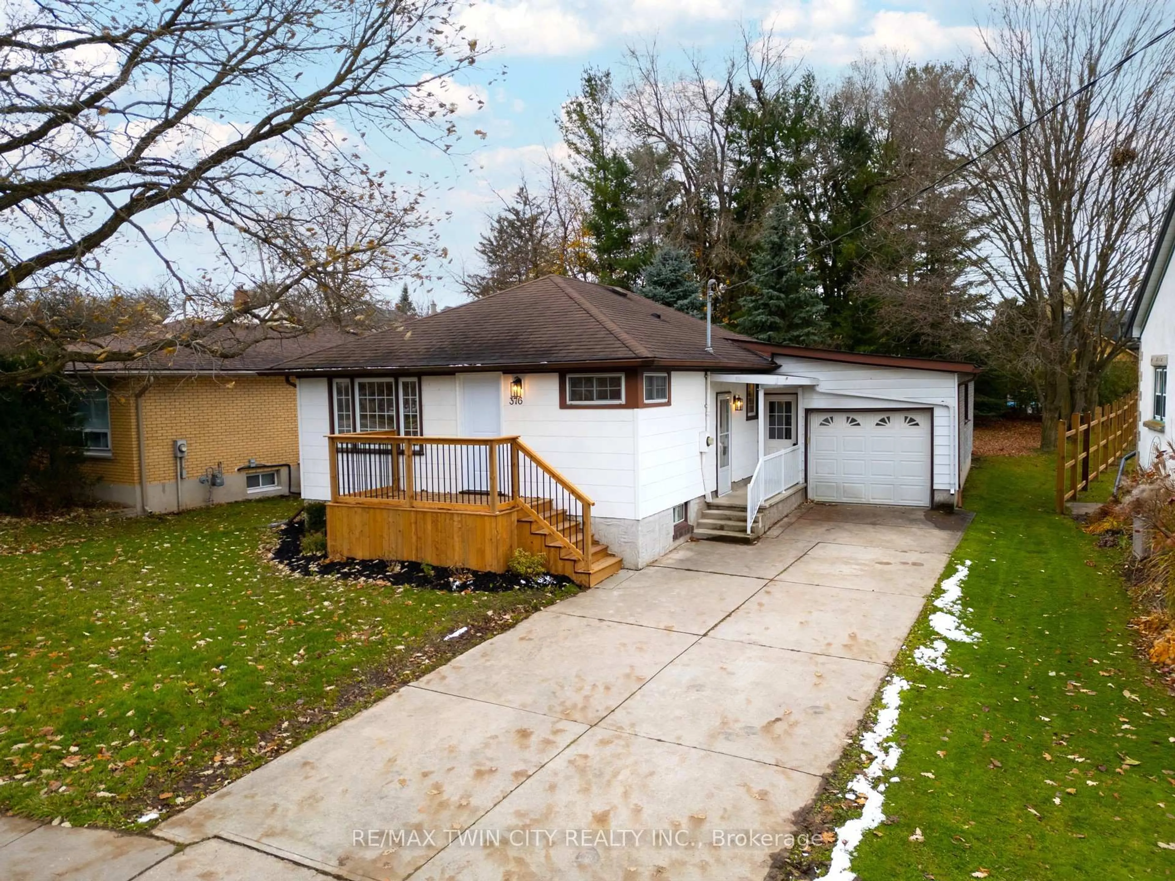 A pic from outside/outdoor area/front of a property/back of a property/a pic from drone, street for 376 Peel St, Wilmot Ontario N3A 1E5