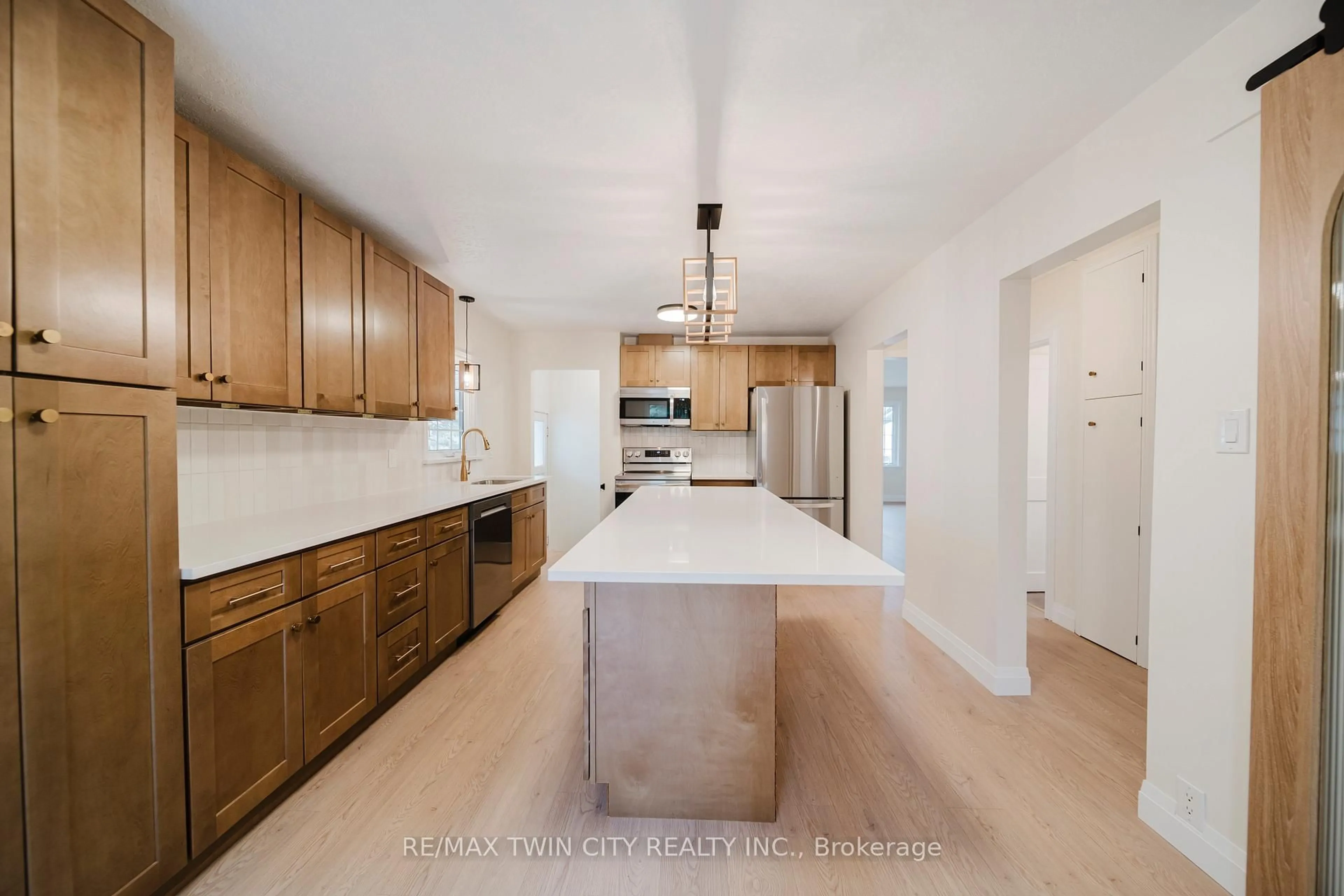 Open concept kitchen, ceramic/tile floor for 376 Peel St, Wilmot Ontario N3A 1E5