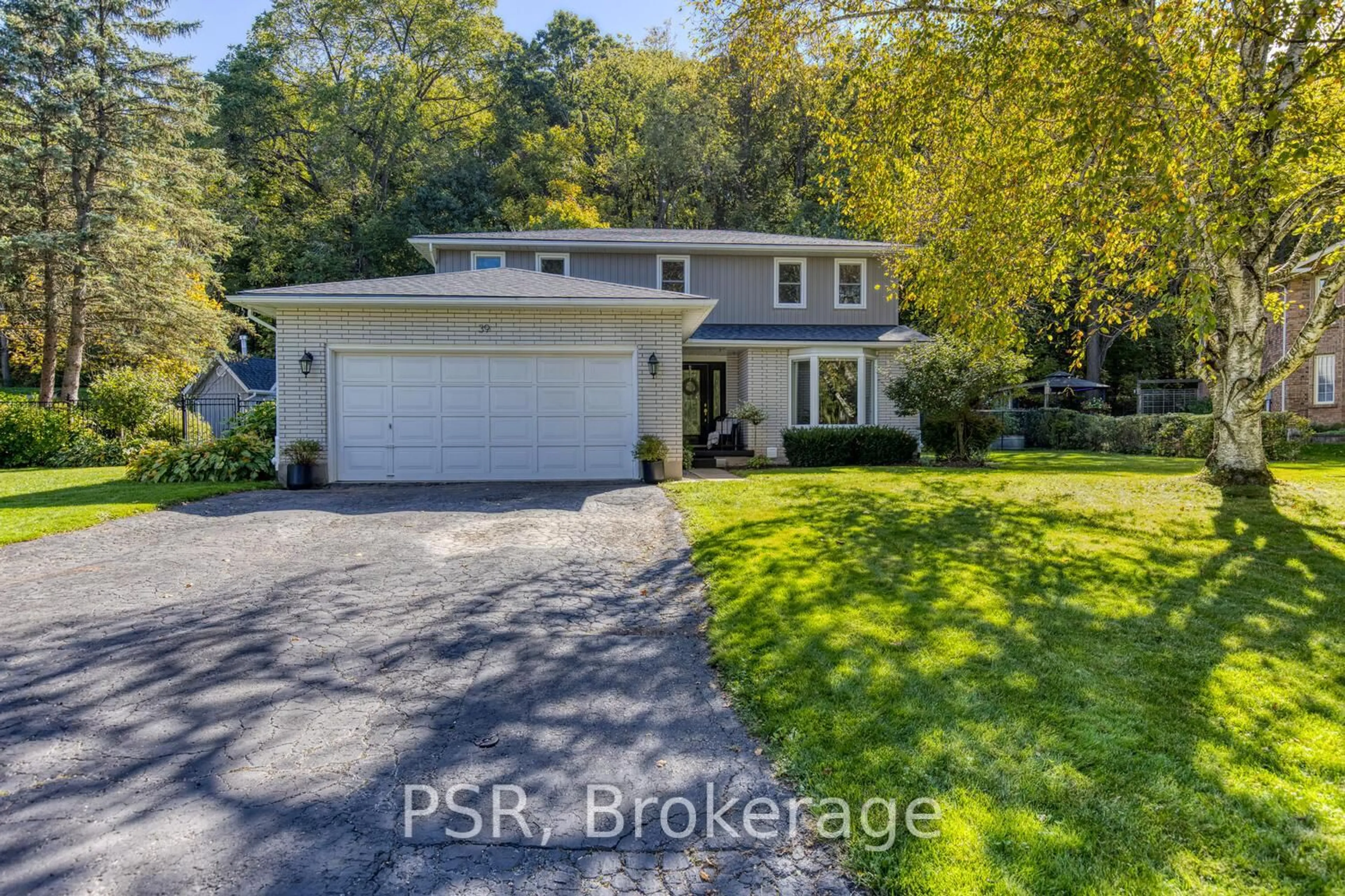 A pic from outside/outdoor area/front of a property/back of a property/a pic from drone, street for 39 Hughson St, North Dumfries Ontario N0B 1L0