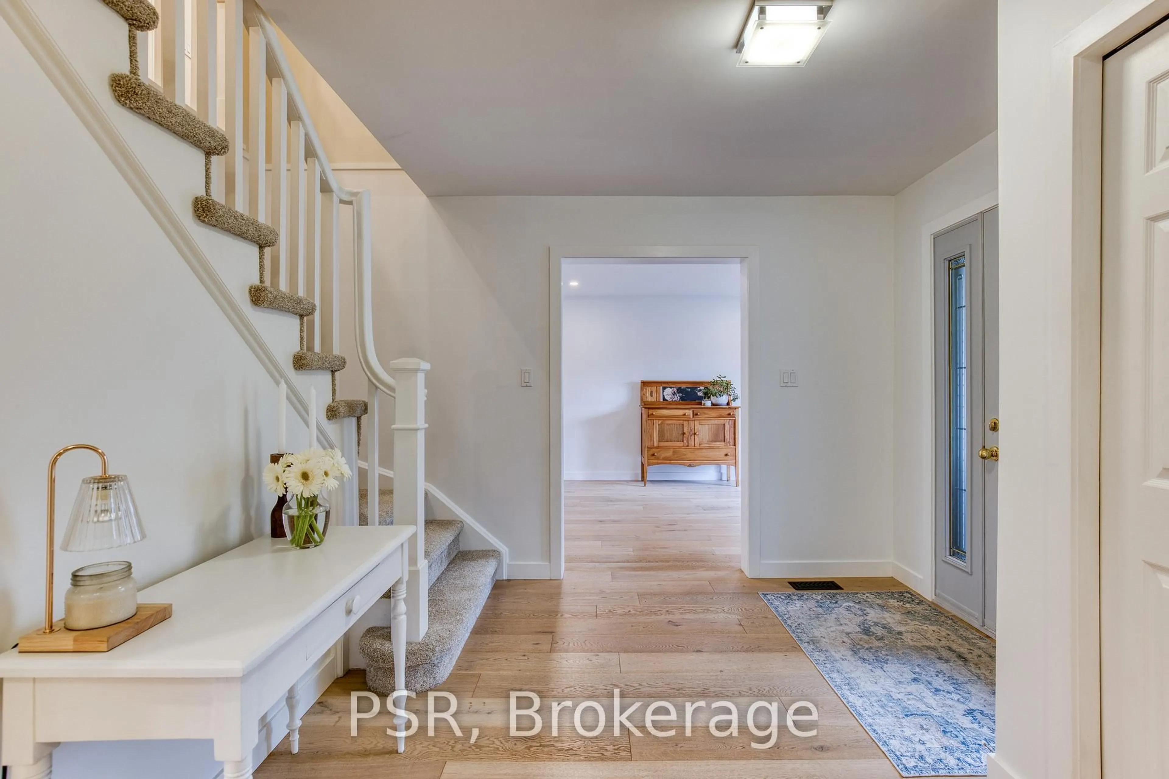 Indoor entryway for 39 Hughson St, North Dumfries Ontario N0B 1L0