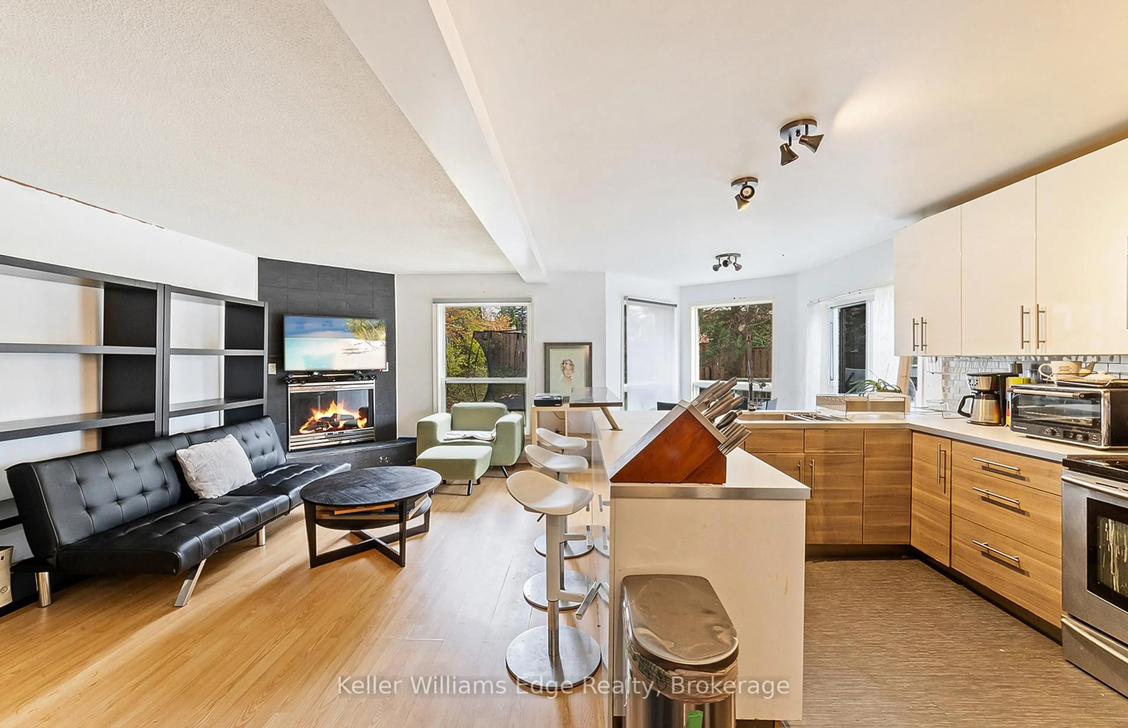 Open concept kitchen, unknown for 10 Zeffer Pl, Kitchener Ontario N2A 3Y8