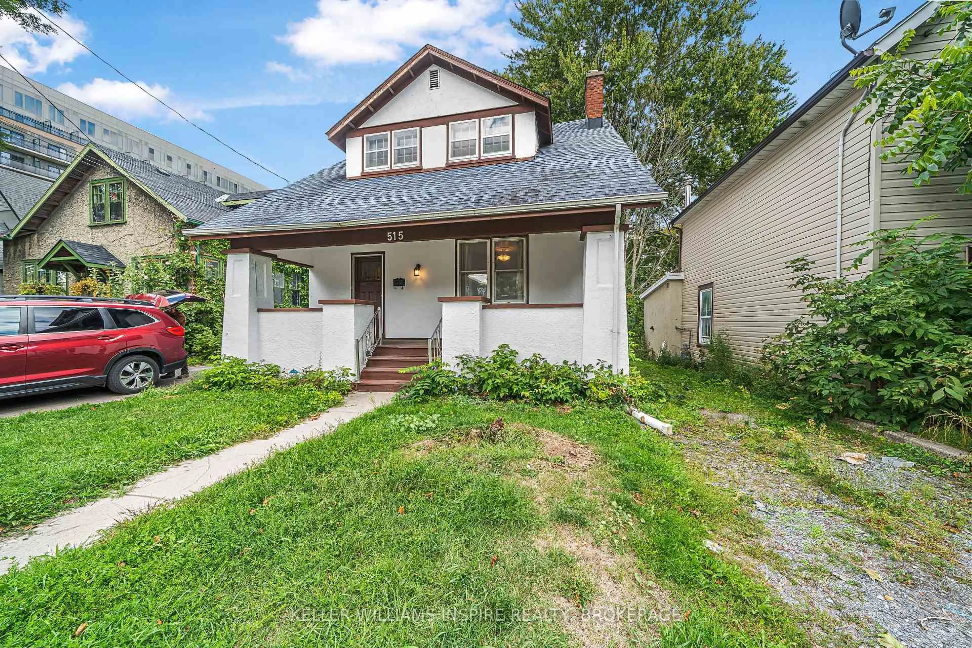 Home with vinyl exterior material, street for 515 Victoria St, Kingston Ontario K7L 3Z9