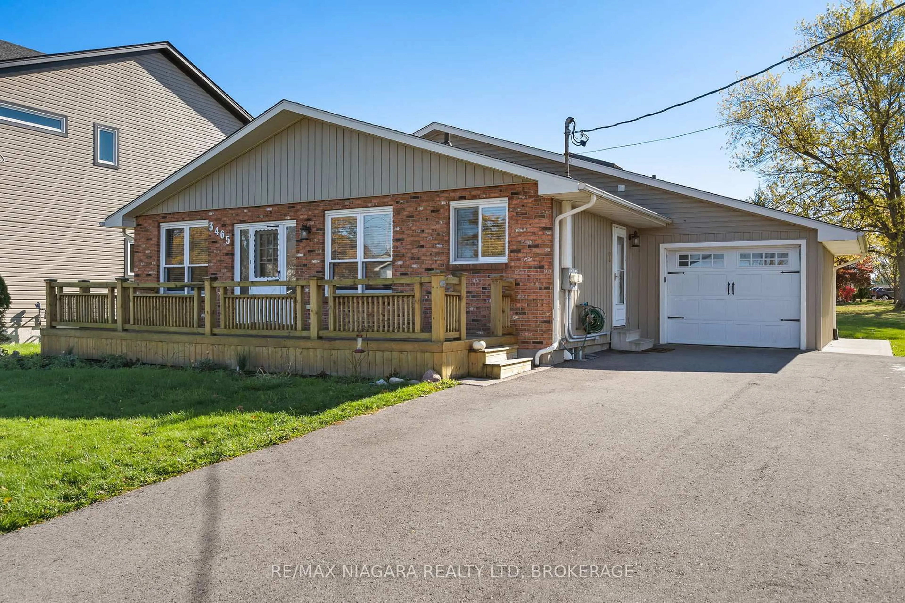 Home with brick exterior material, street for 3465 EAST MAIN St, Fort Erie Ontario L0S 1S0