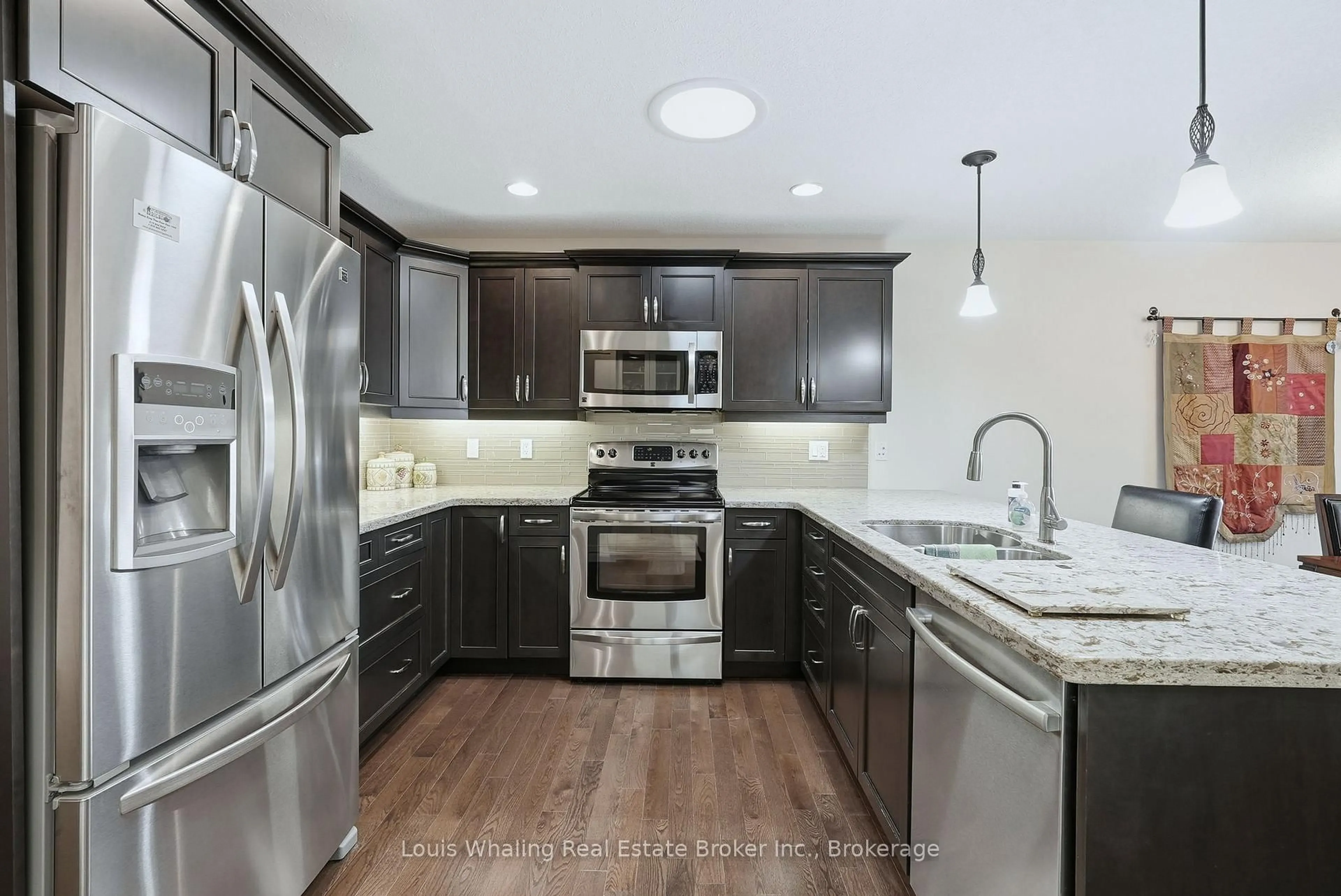 Open concept kitchen, ceramic/tile floor for 113 A 13th Ave, Hanover Ontario N4N 3V1