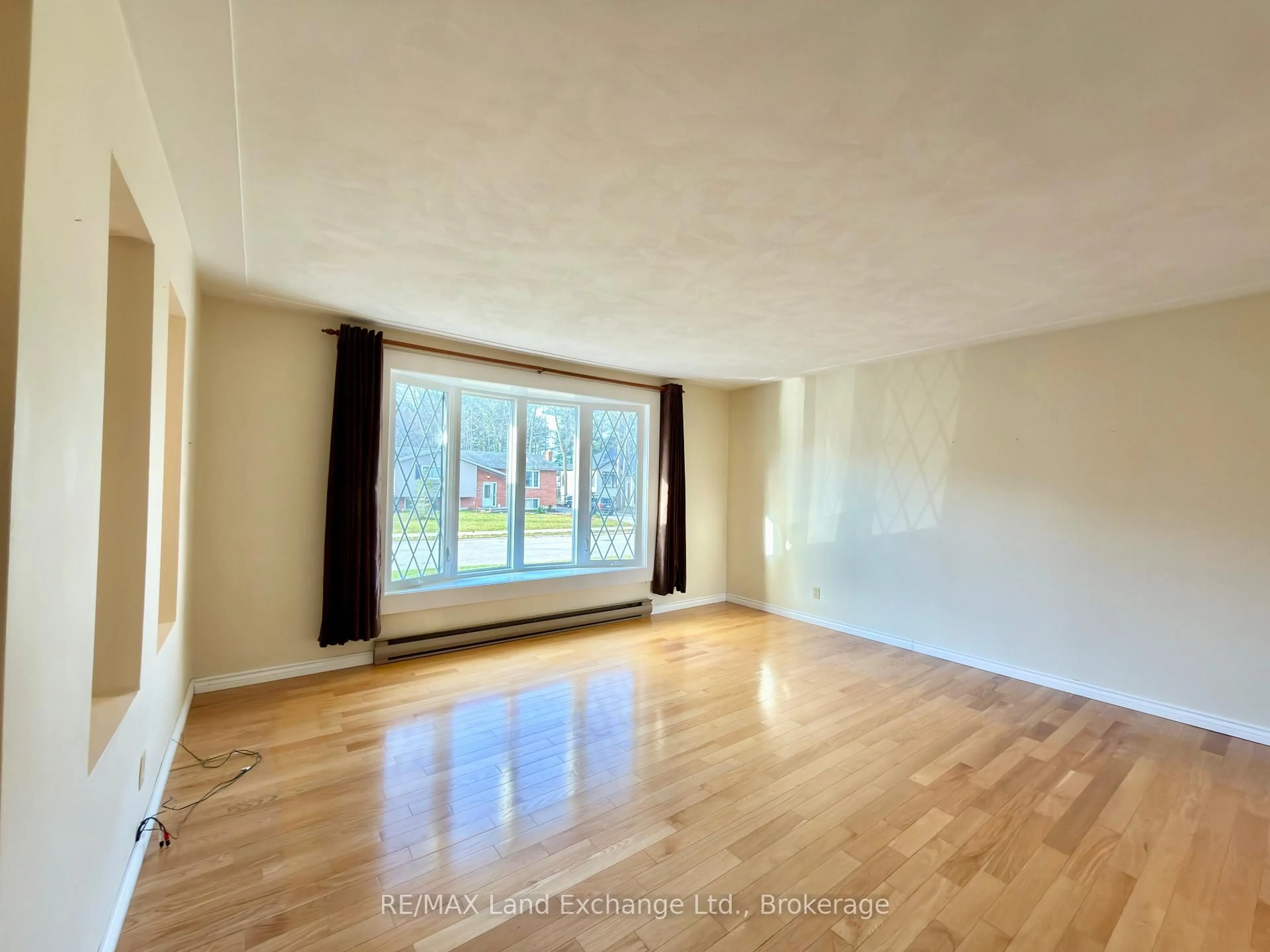 A pic of a room for 677 Devonshire Rd, Saugeen Shores Ontario N0H 2C3