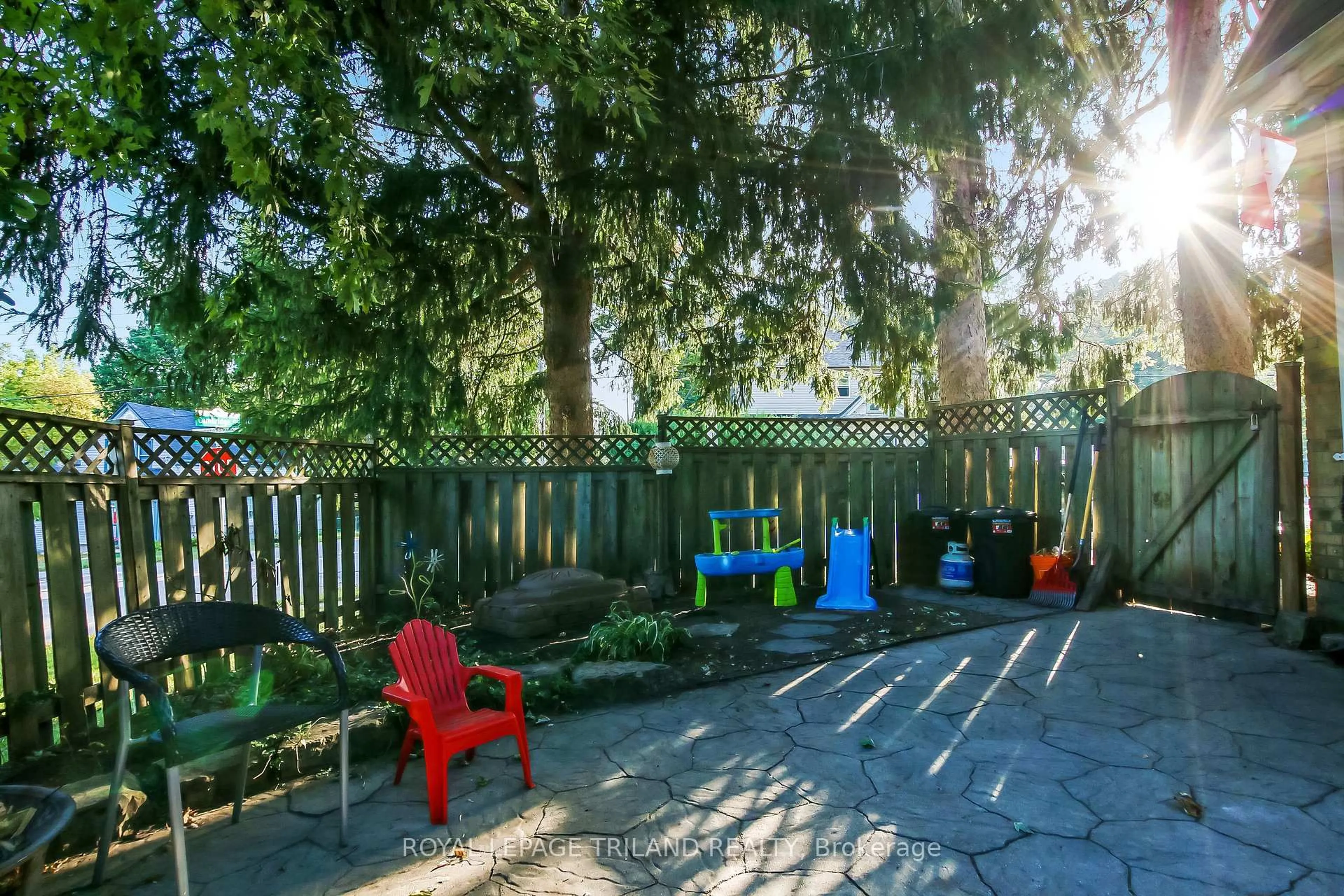 Patio, street for 144 Britannia Ave, London North Ontario N6H 2J5