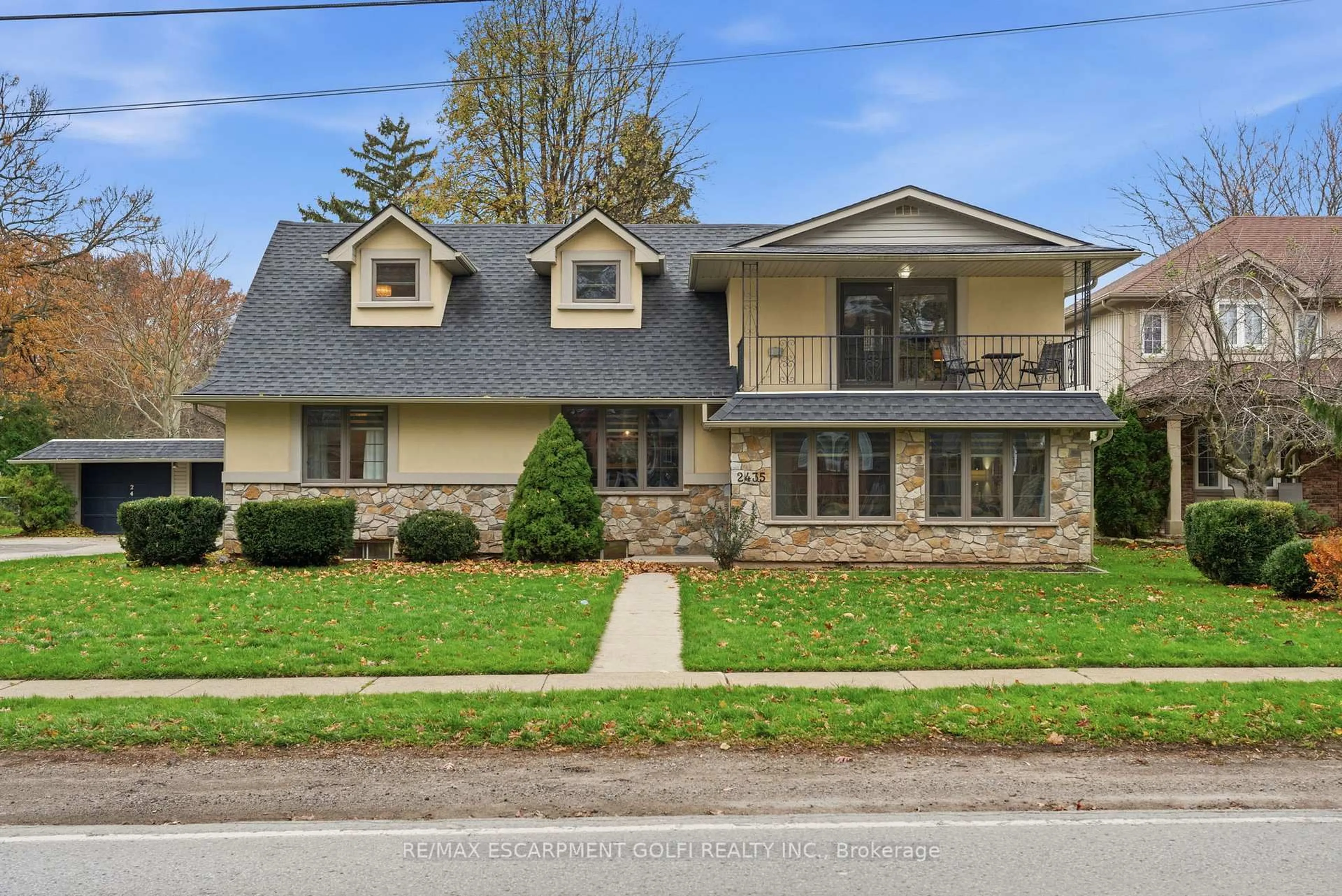 Home with brick exterior material, street for 2435 Dorchester Rd, Niagara Falls Ontario L2J 2Y9