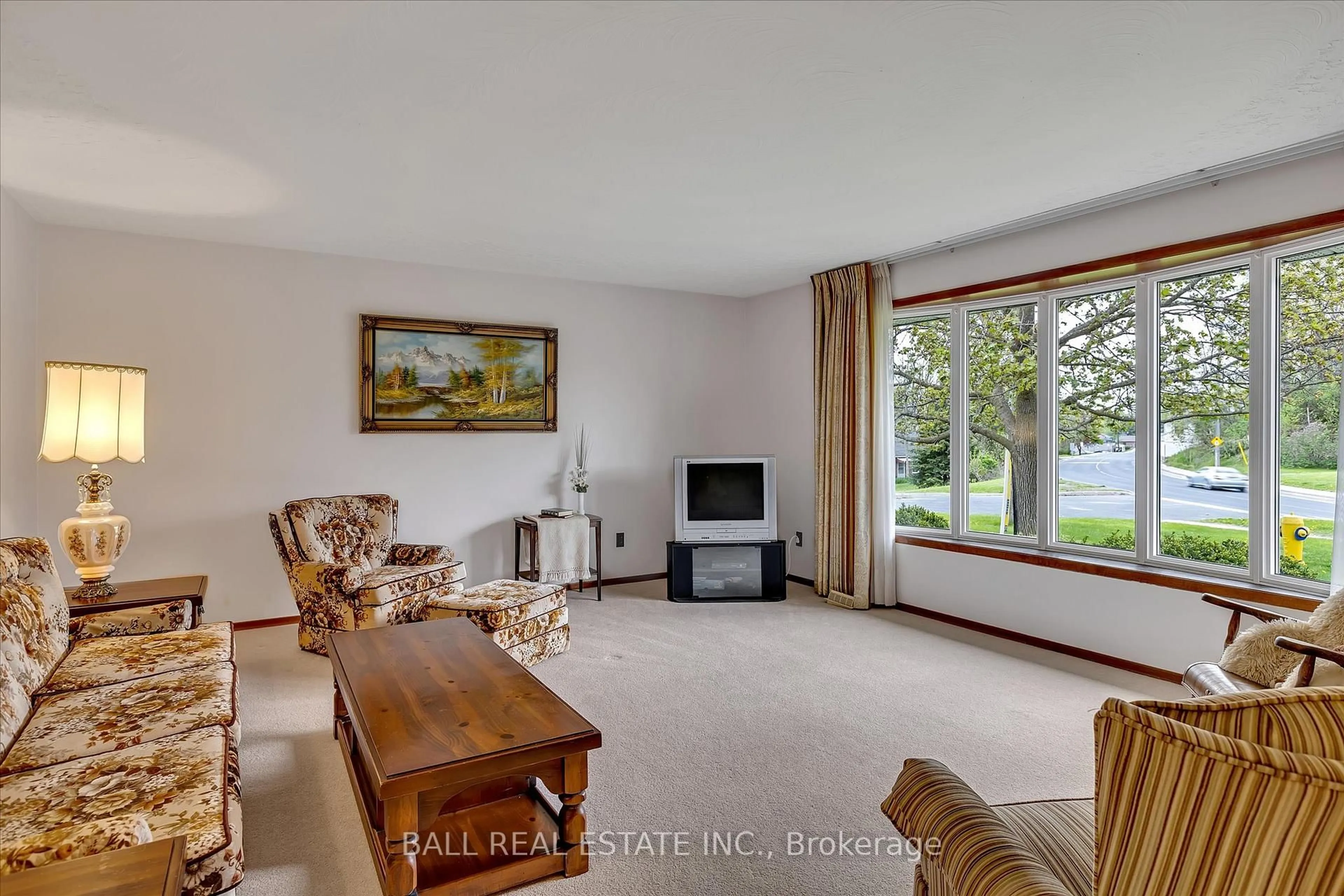 Living room with furniture, unknown for 37 County Rd 40, Asphodel-Norwood Ontario K0L 2V0