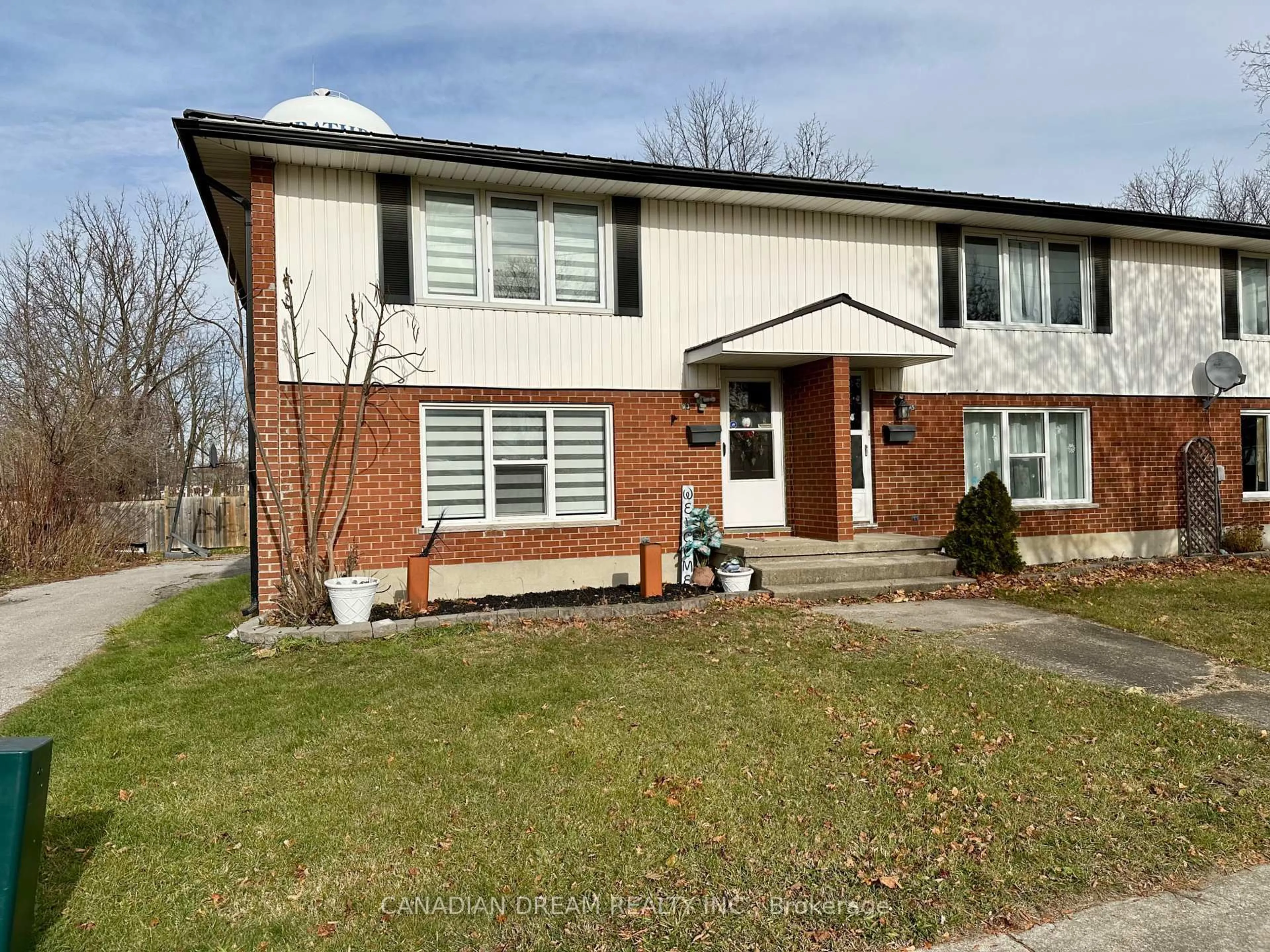 Home with brick exterior material, street for 93 English St, Strathroy-Caradoc Ontario N7G 1L5