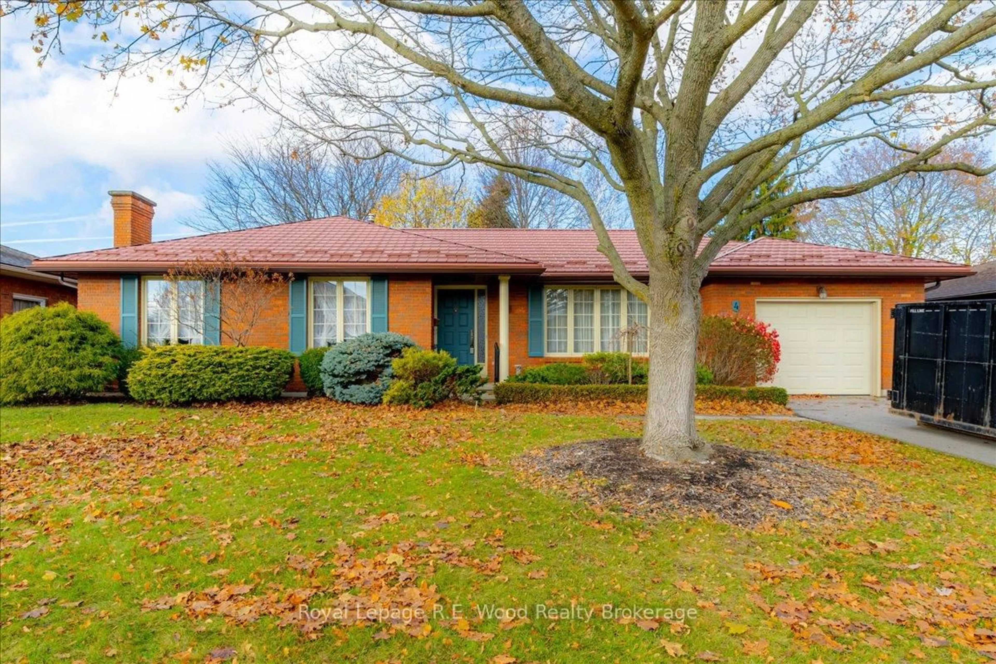 Home with brick exterior material, street for 4 Christopher Crt, Tillsonburg Ontario N4G 4W5