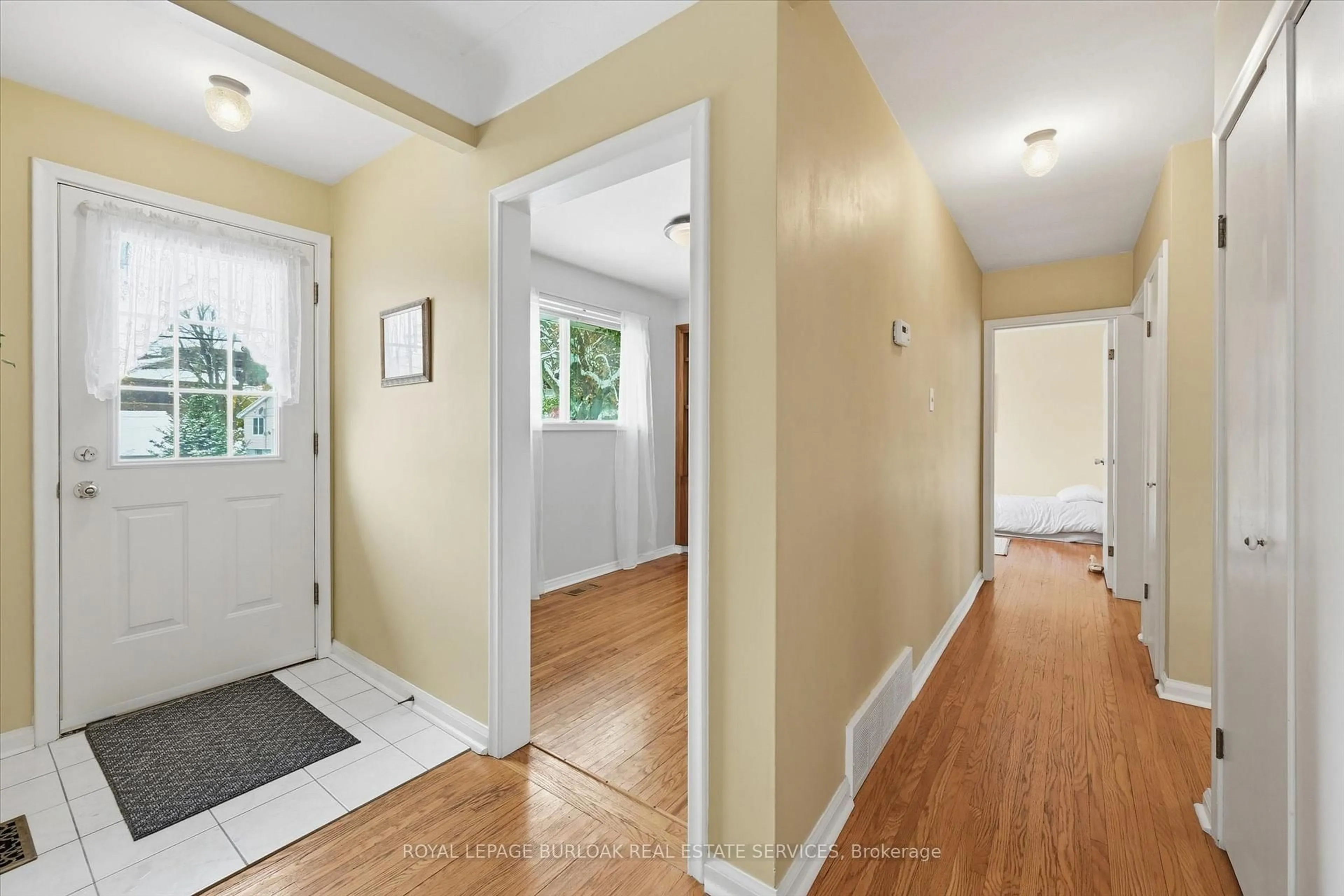 Indoor entryway for 75 Flamboro St, Hamilton Ontario L0R 2H0