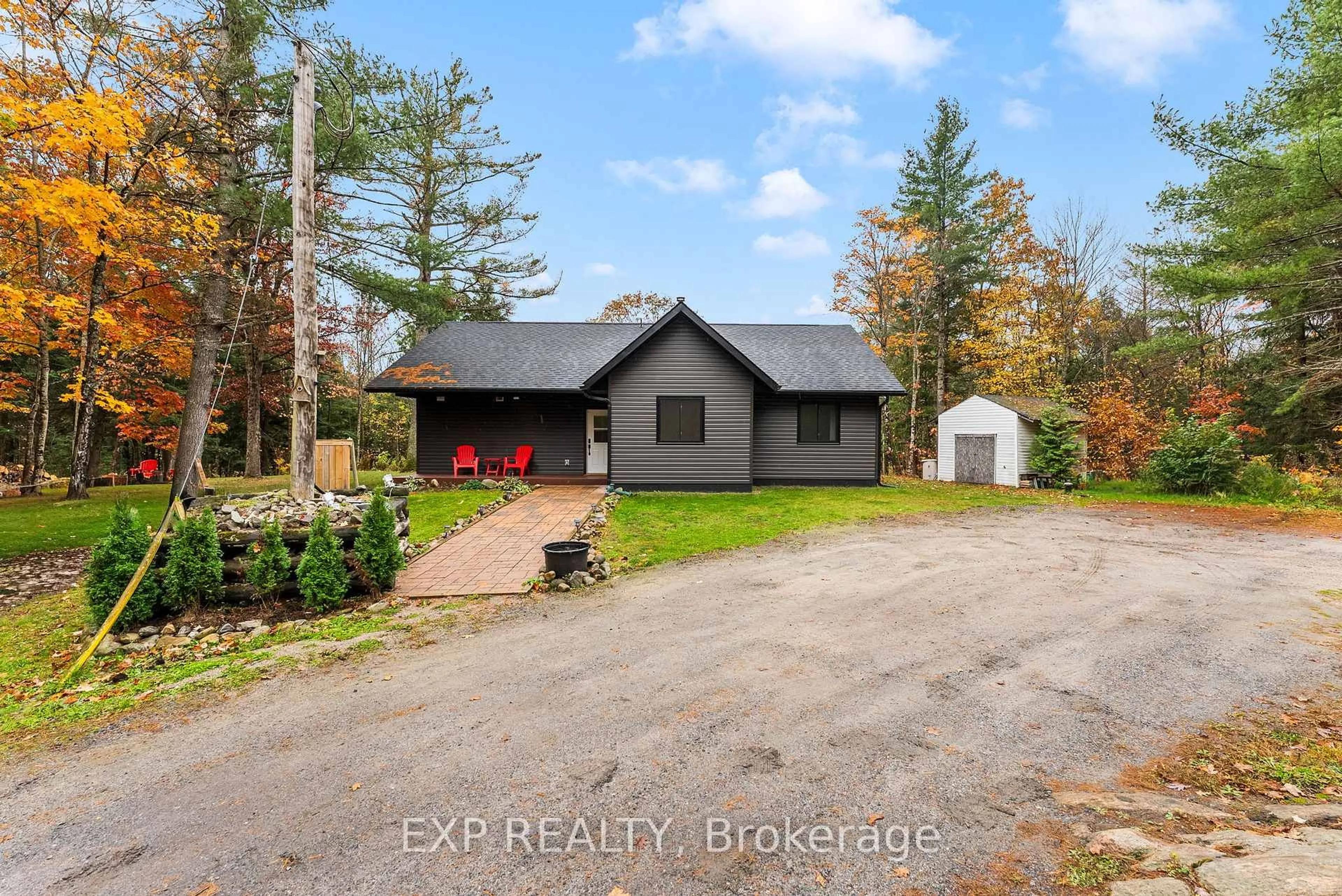 A pic from outside/outdoor area/front of a property/back of a property/a pic from drone, unknown for 1698 Reay Rd, Bracebridge Ontario P1P 1R3