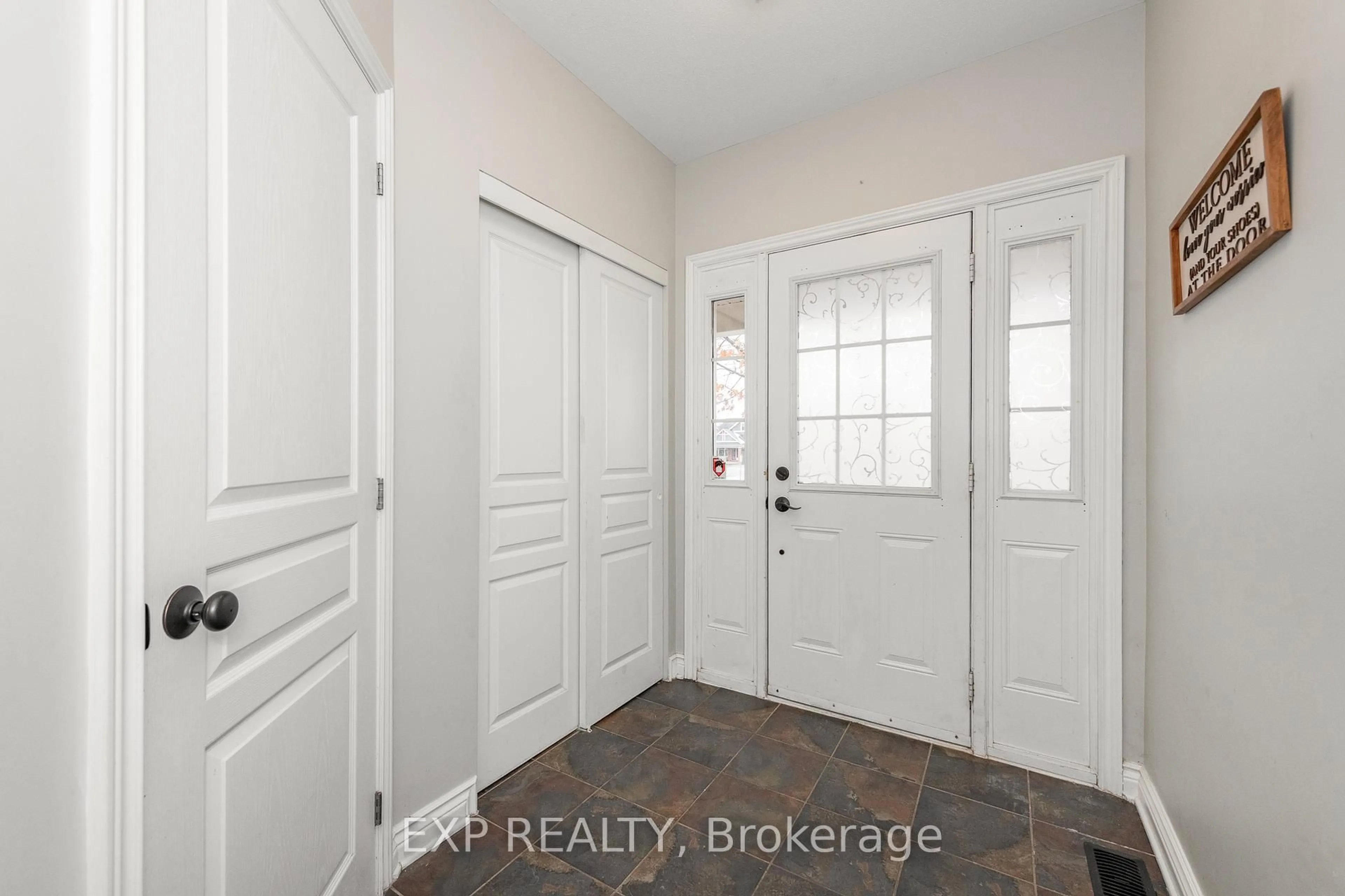 Indoor entryway for 422 Evenwood Private, Ottawa Ontario K2J 0E5