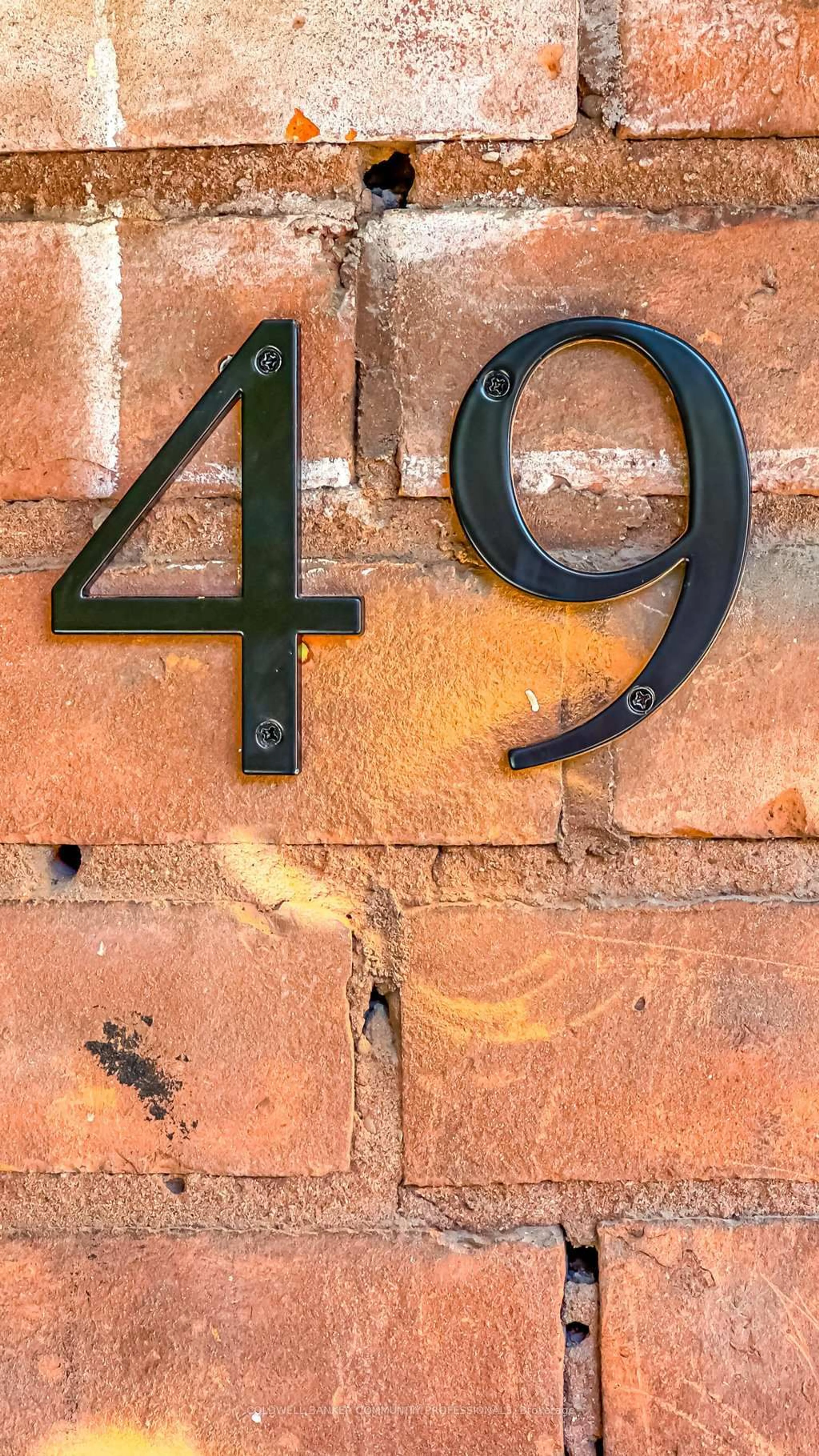 Home with brick exterior material, street for 49 Madison Ave, Hamilton Ontario L8L 5Y5