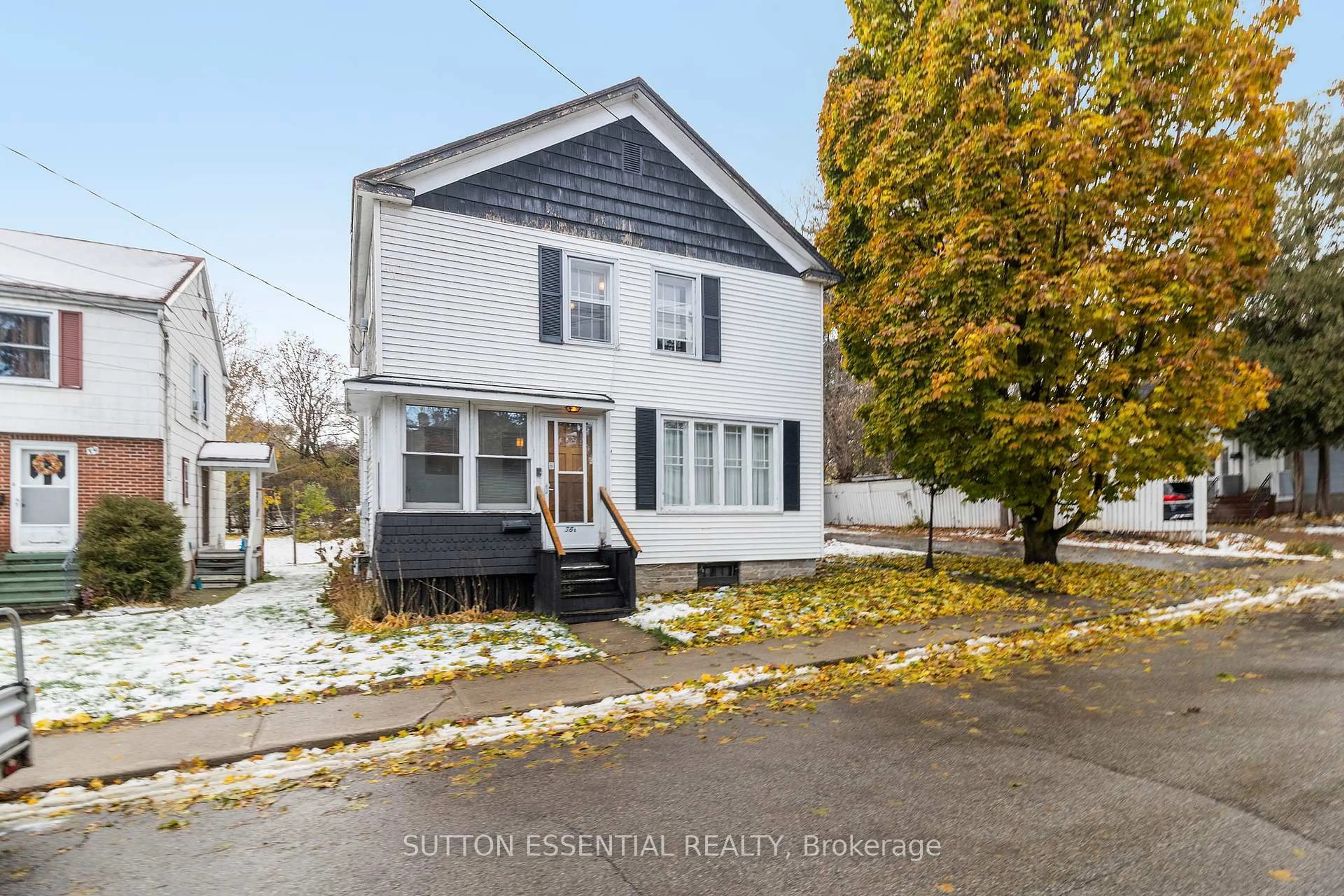 A pic from outside/outdoor area/front of a property/back of a property/a pic from drone, street for 36 Ann St, Brockville Ontario K6V 5L2