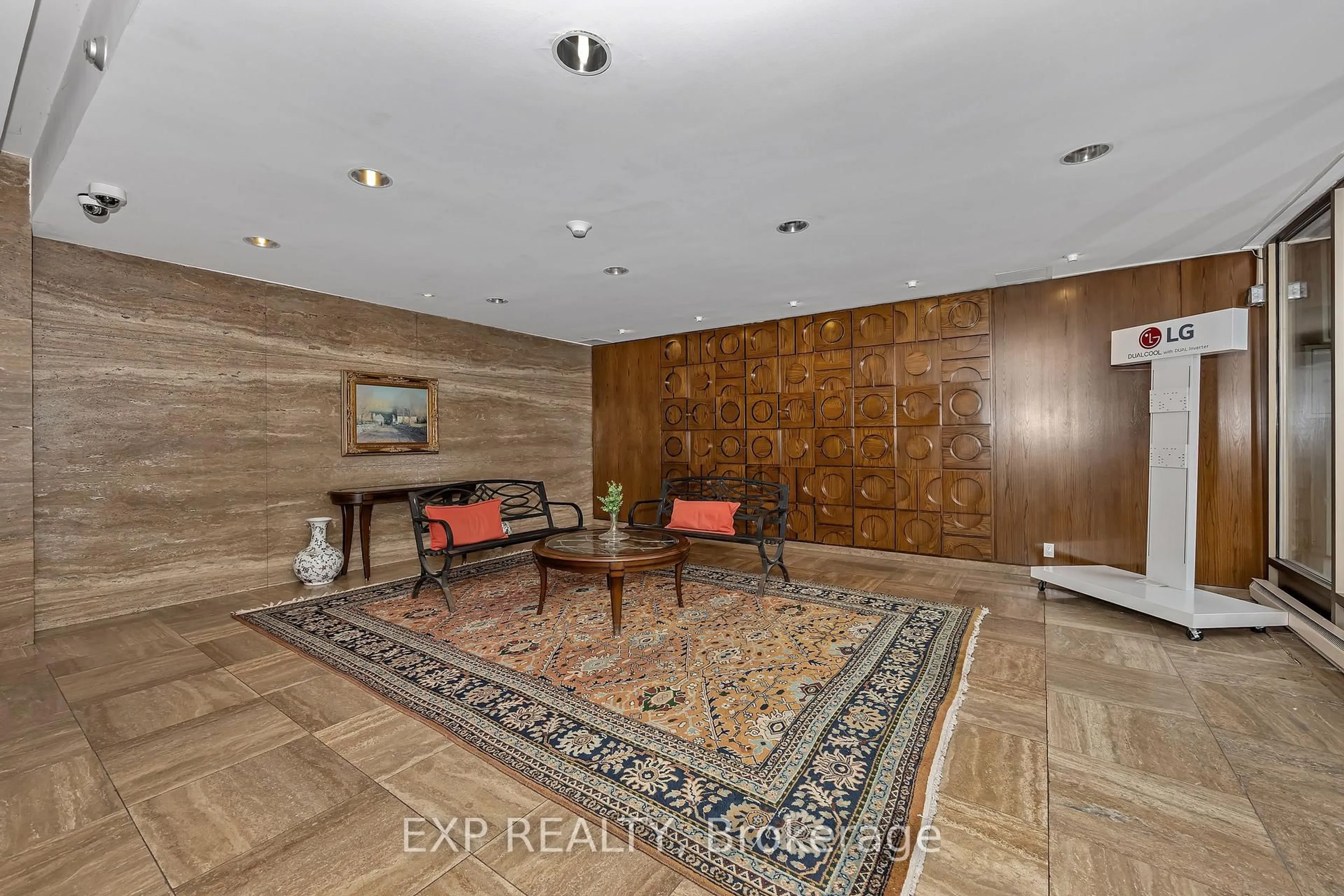 Lobby for 2625 Regina St #303, Ottawa Ontario K2B 5W8
