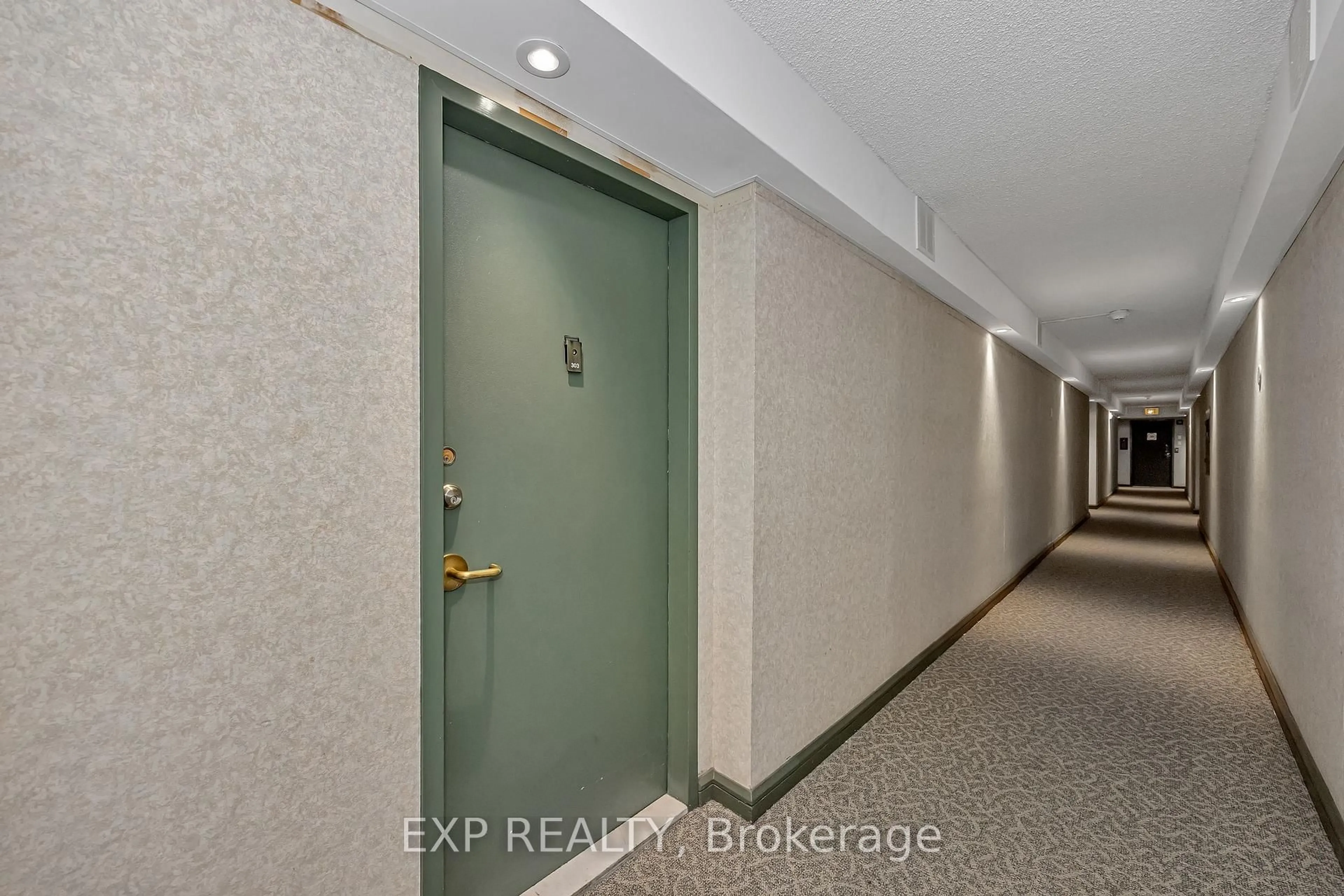 Unknown for 2625 Regina St #303, Ottawa Ontario K2B 5W8
