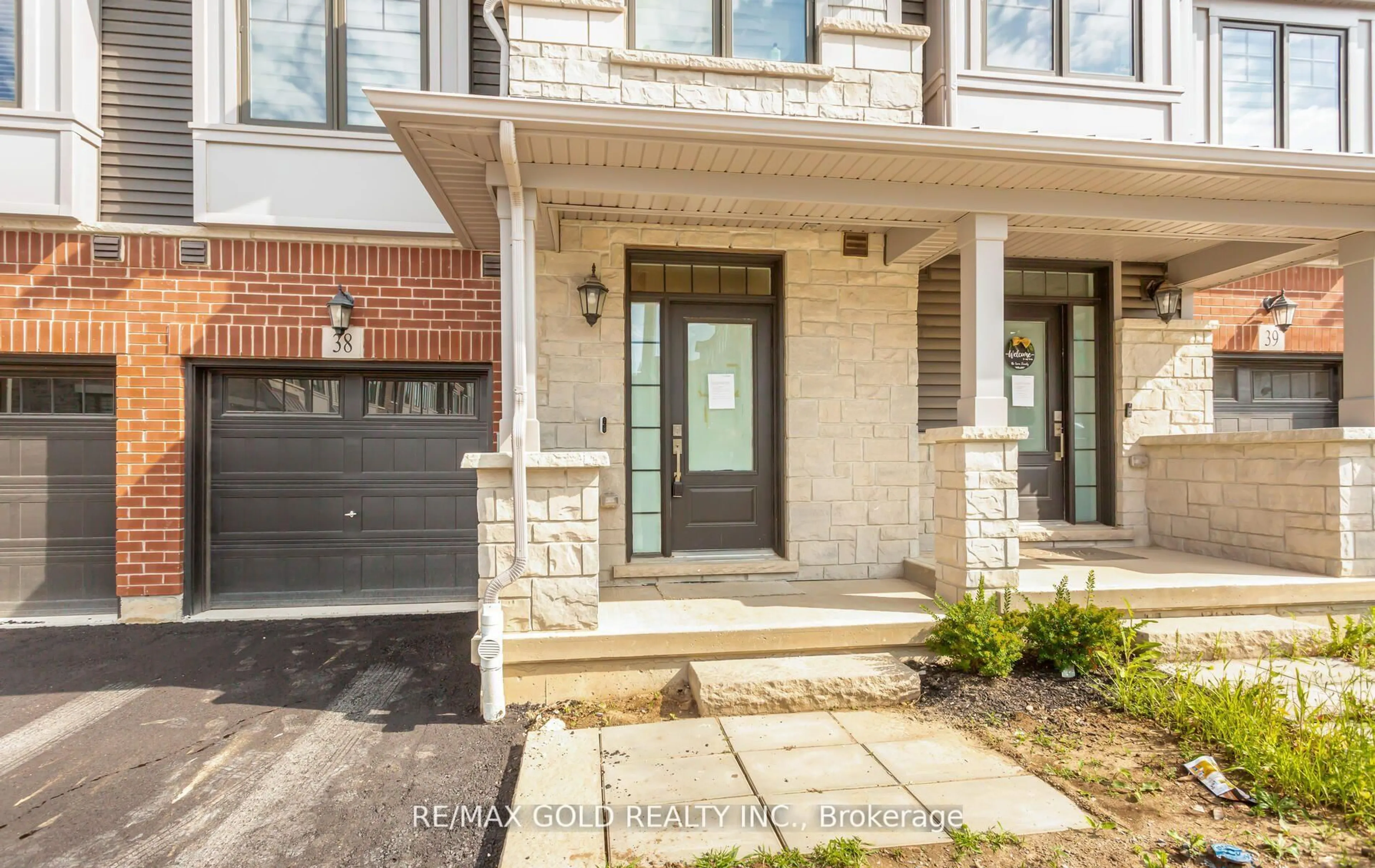 Home with brick exterior material, street for 10 Birmingham Dr #38, Cambridge Ontario N1R 0C6