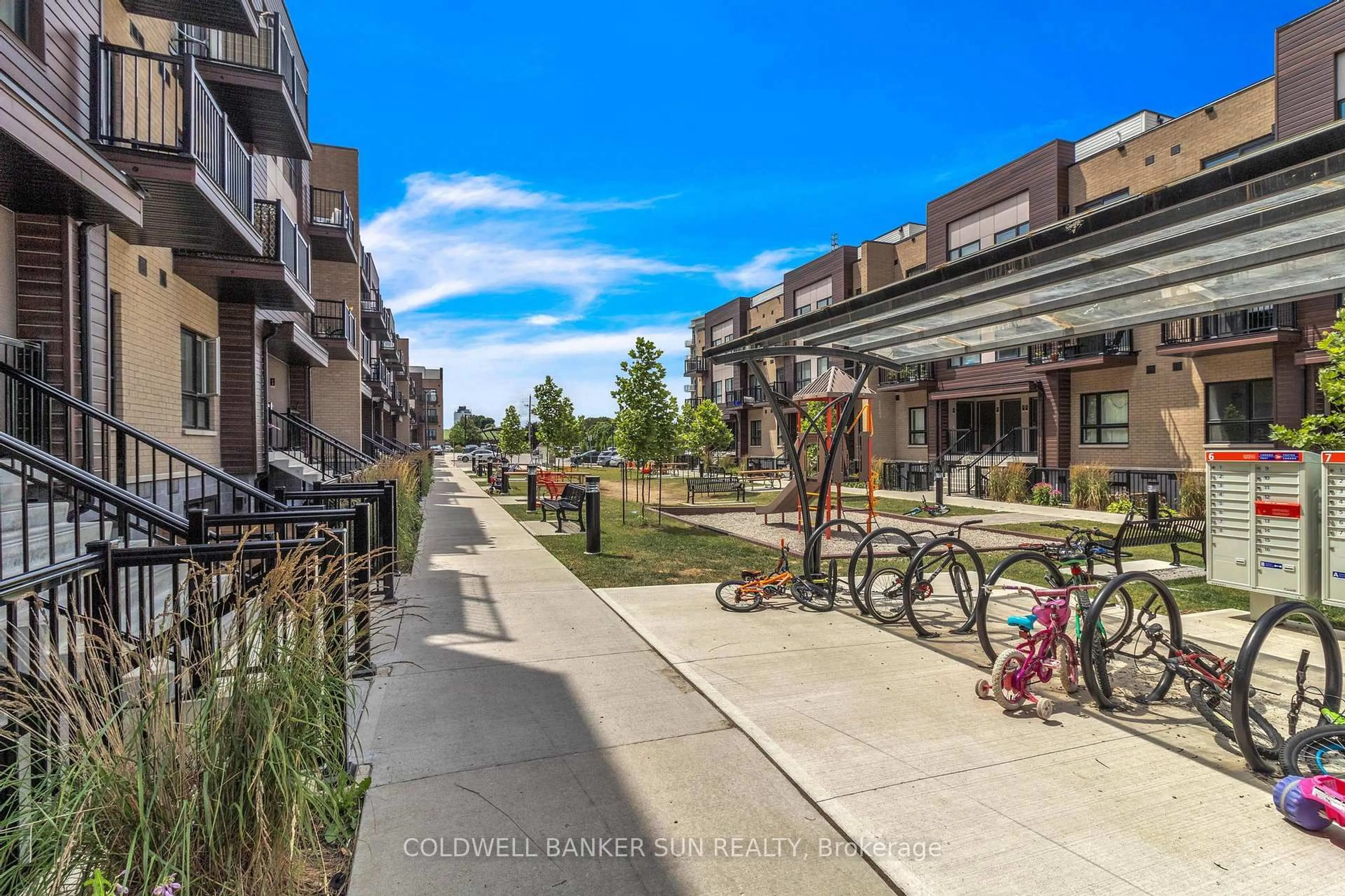 Unknown for 20 Palace St #E12, Kitchener Ontario N2E 3R9