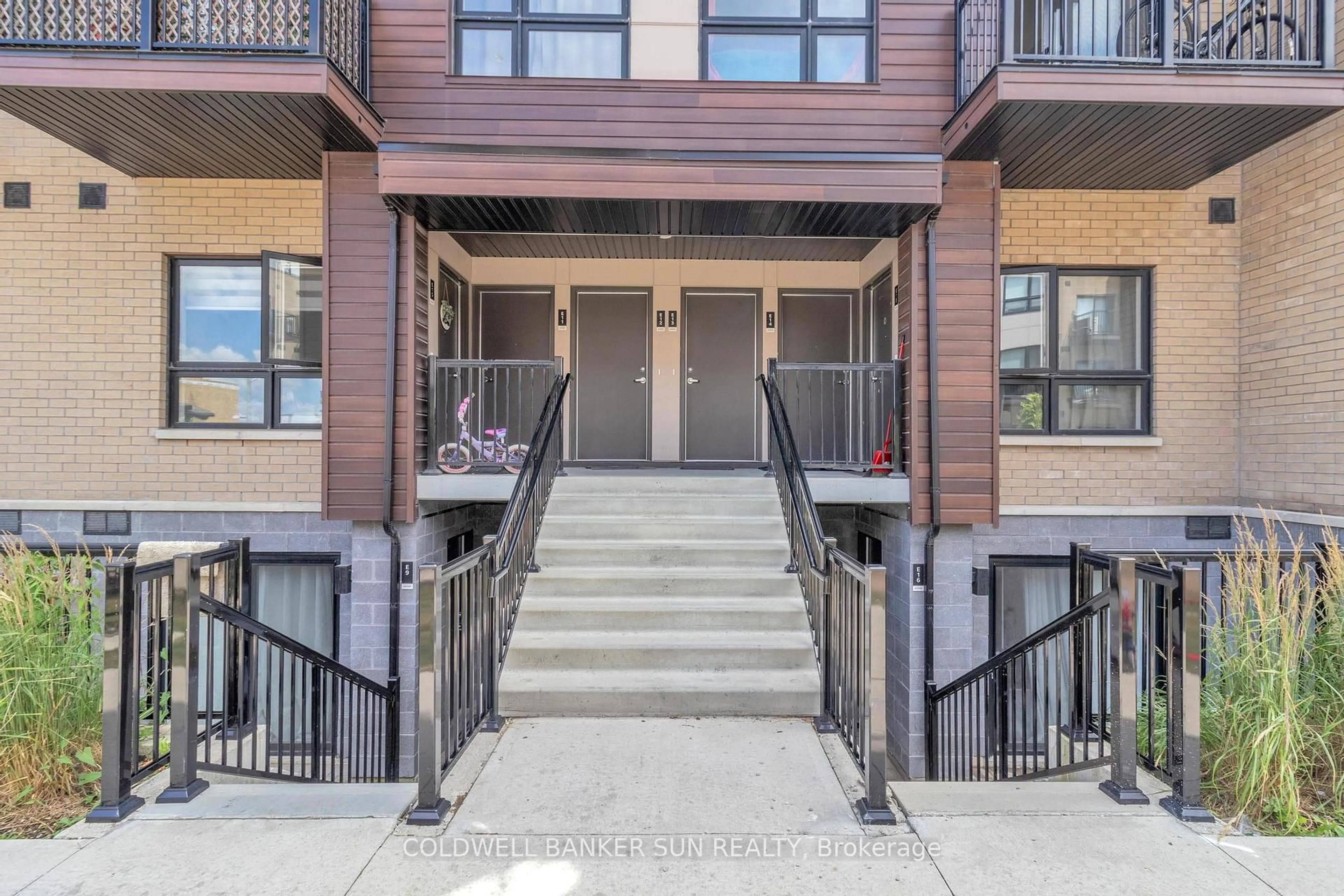 Unknown for 20 Palace St #E12, Kitchener Ontario N2E 3R9