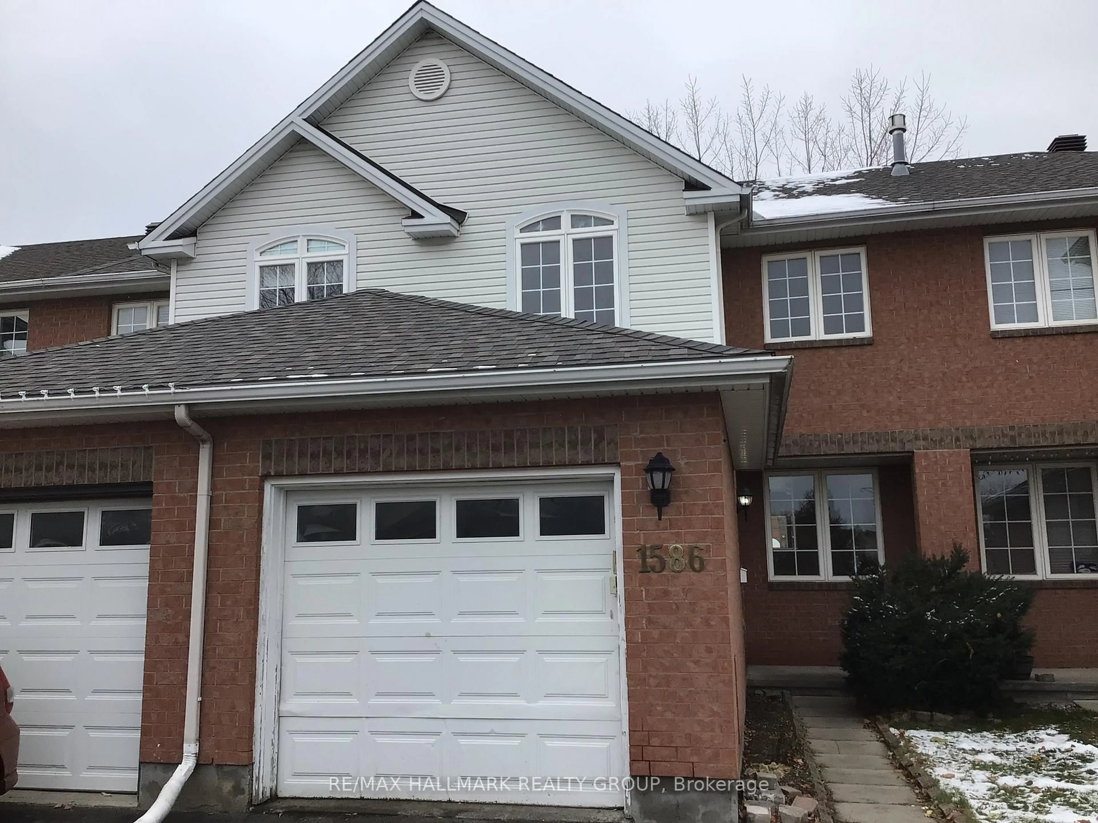 Home with brick exterior material, street for 1586 Duplante Ave, Ottawa Ontario K4A 4A1