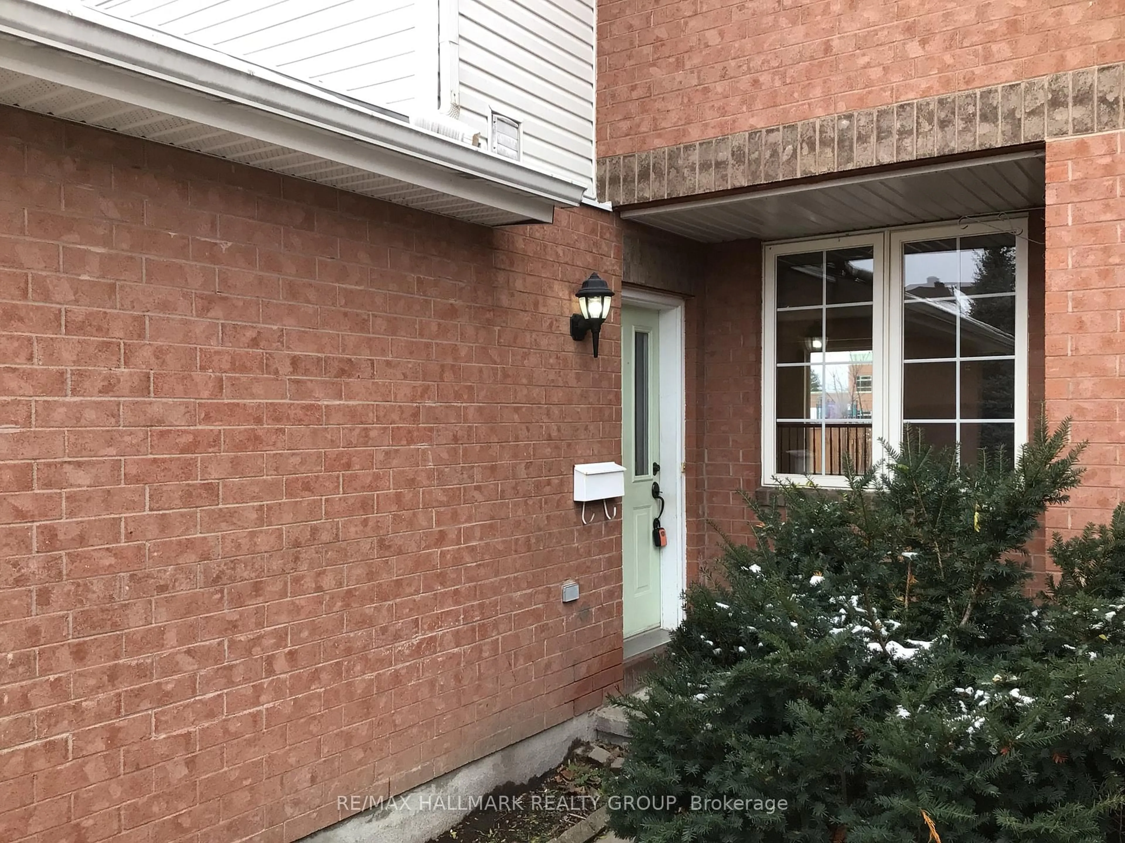 Unknown for 1586 Duplante Ave, Ottawa Ontario K4A 4A1