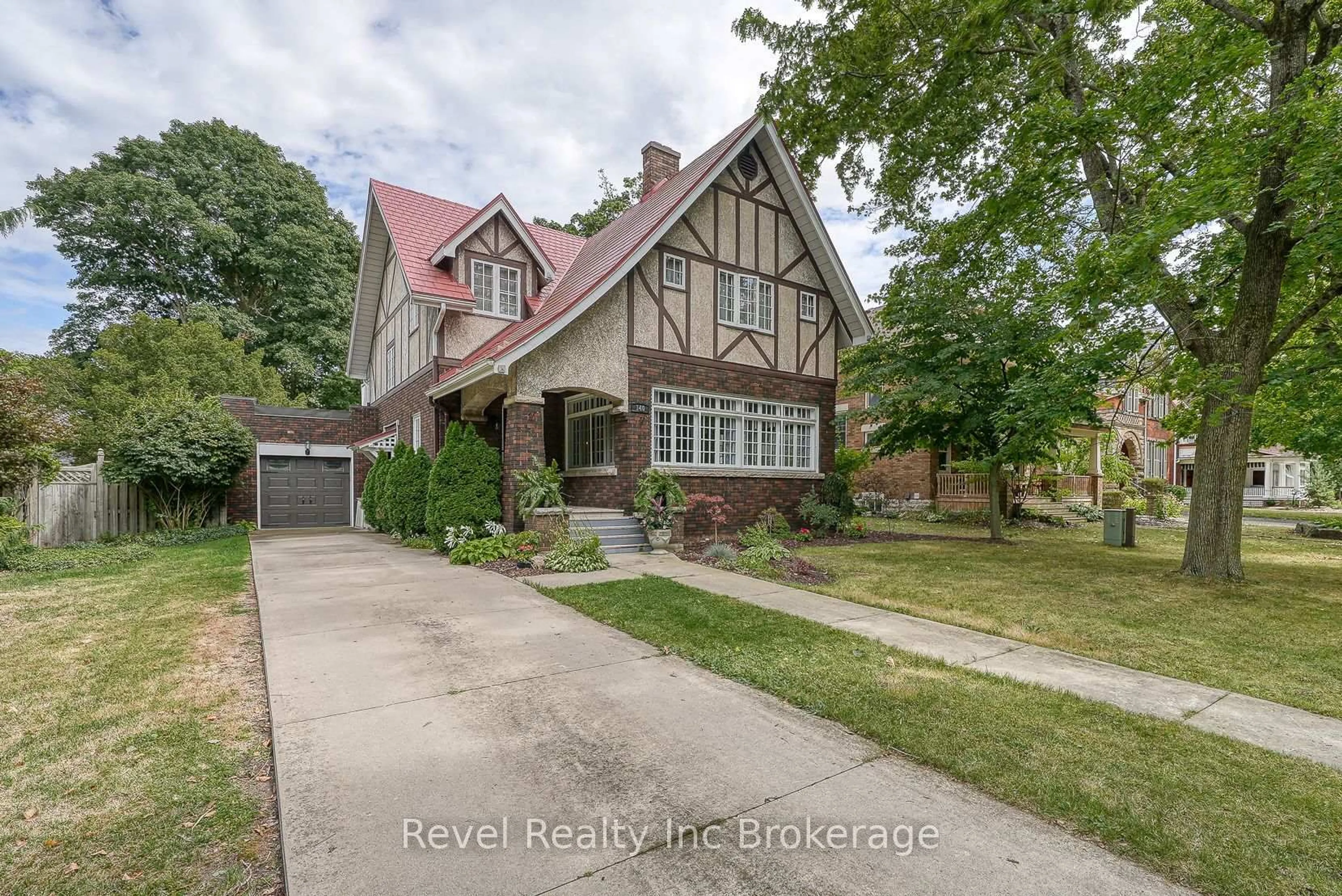 Home with brick exterior material, street for 140 Vansittart Ave, Woodstock Ontario N4S 6E6