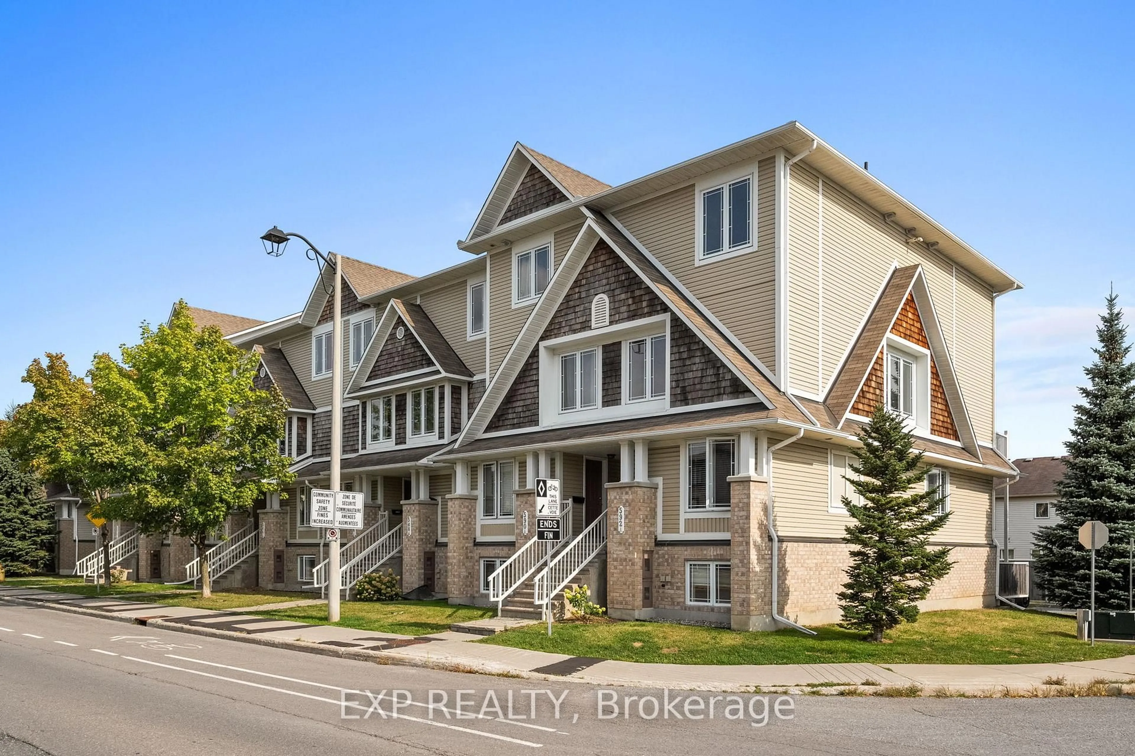 A pic from outside/outdoor area/front of a property/back of a property/a pic from drone, street for 588-B Chapman Mills Dr, Ottawa Ontario K2J 3V2